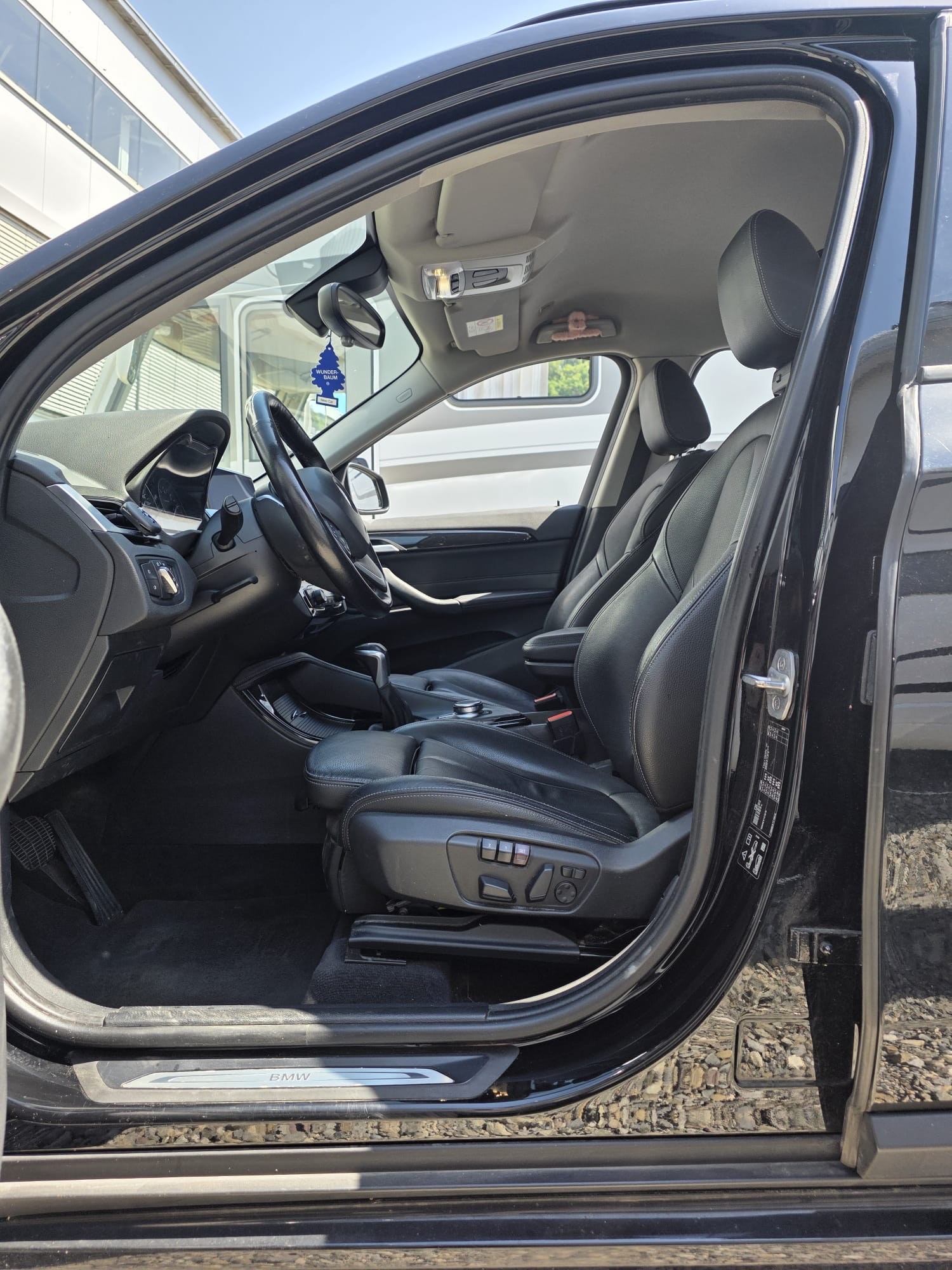 BMW X1 xDrive 20i xLine Steptronic-image-6