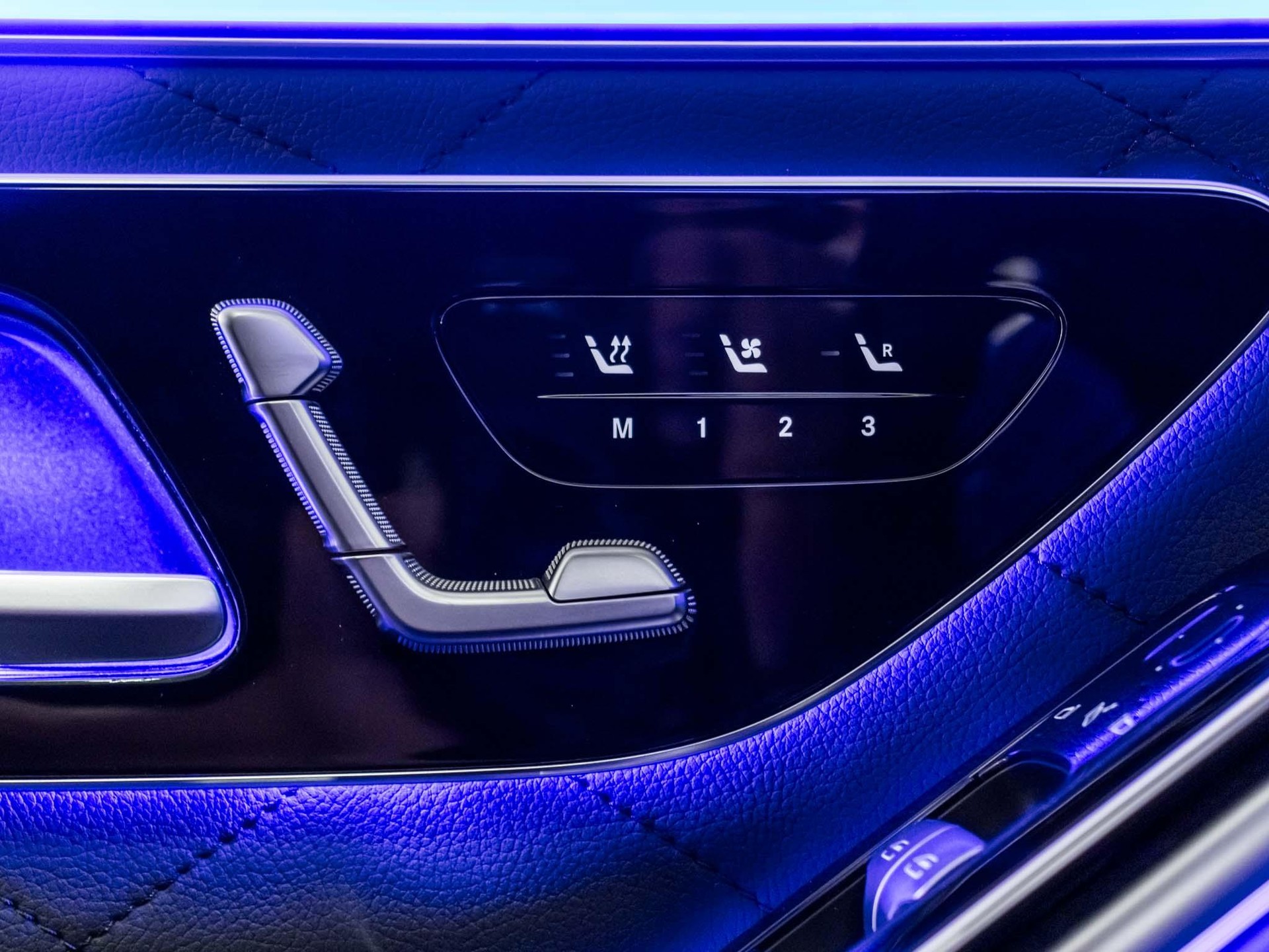MERCEDES-BENZ S 500 4MATIC-image-12