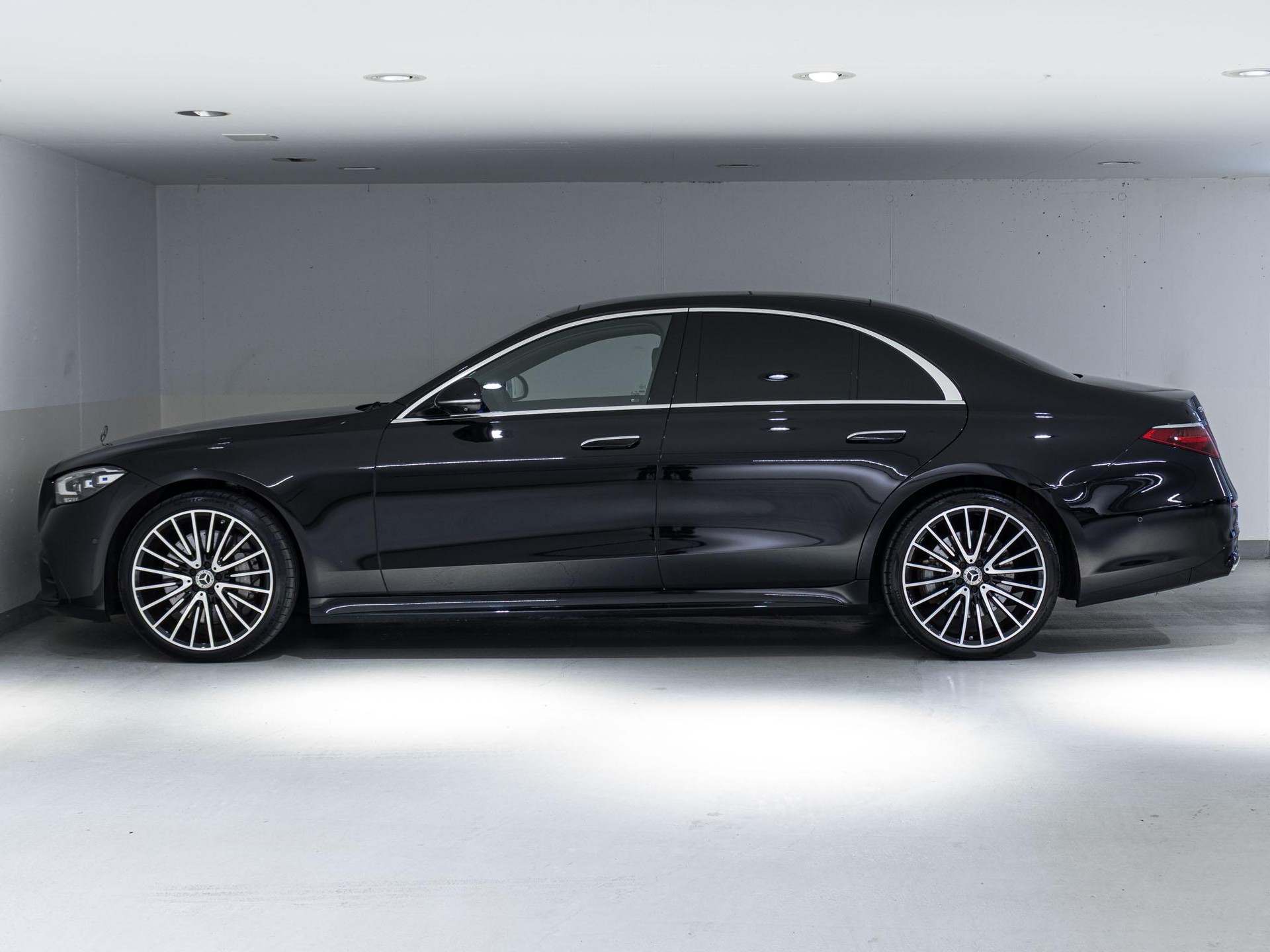 MERCEDES-BENZ S 500 4MATIC-image-4