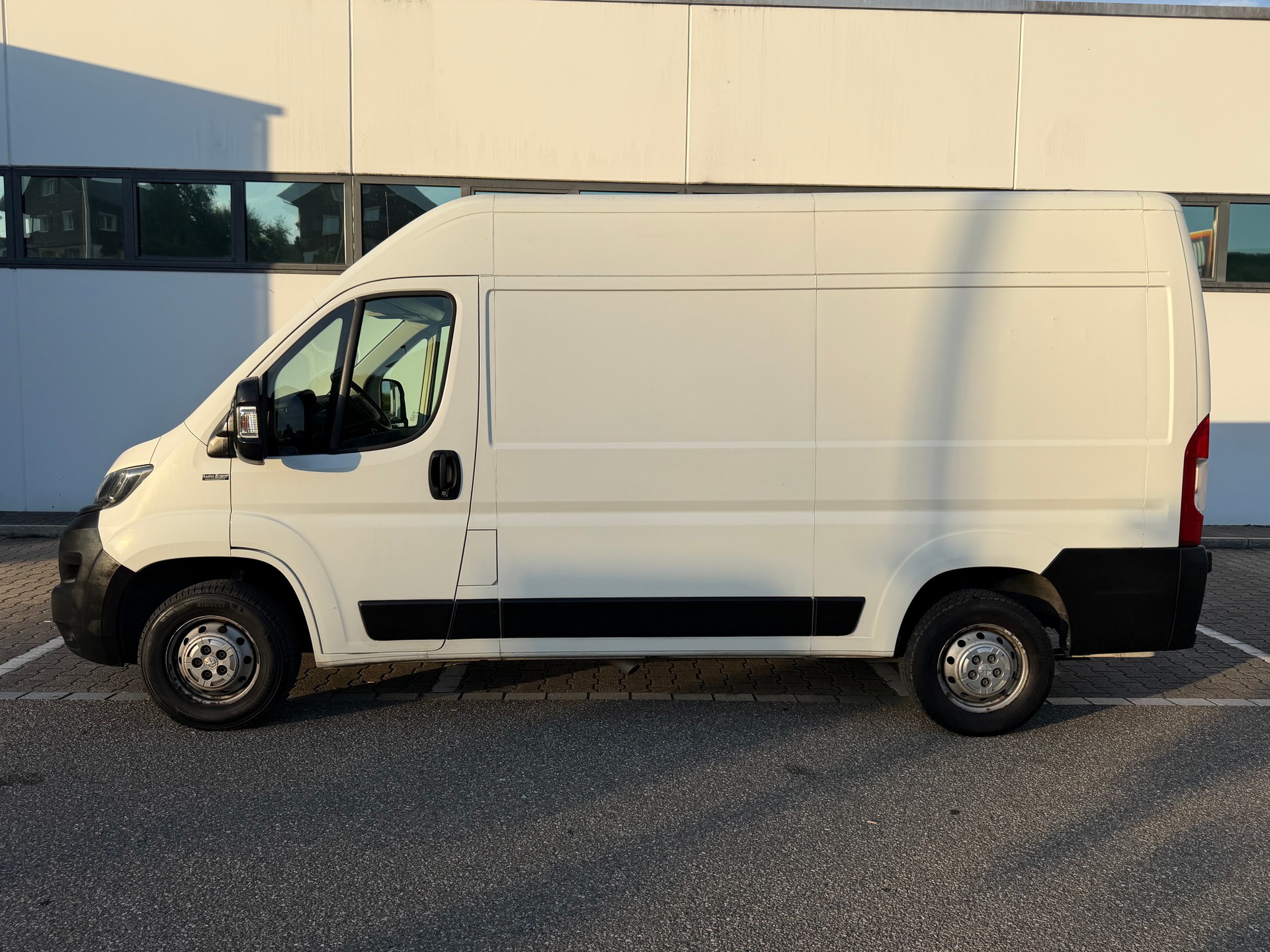 PEUGEOT PEUGEOT BOXER 2.0 HDI L2/H2. 3Sitze-image-2