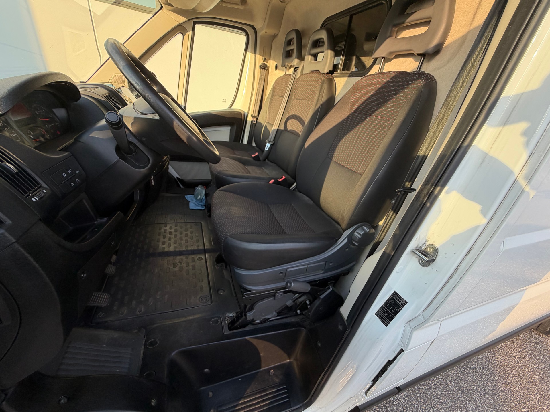 PEUGEOT PEUGEOT BOXER 2.0 HDI L2/H2. 3Sitze-image-12