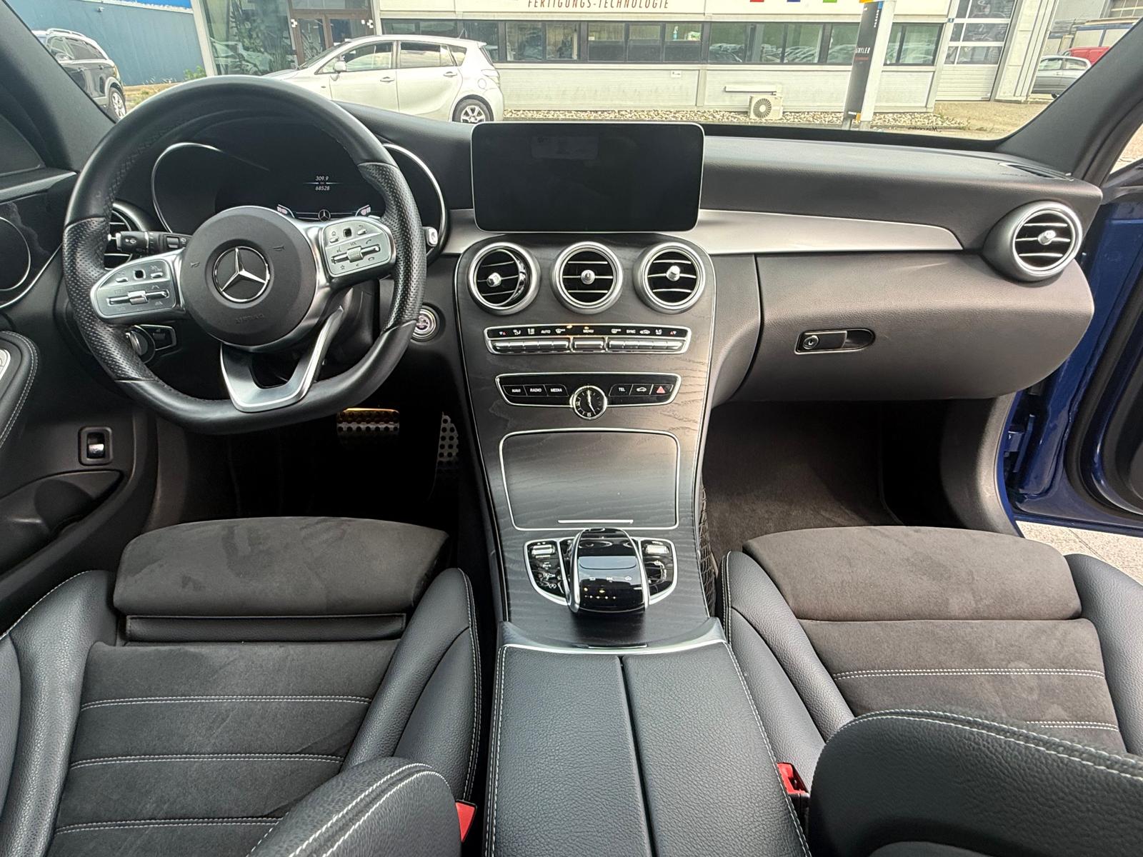 MERCEDES-BENZ C 220 d AMG Line 4Matic 9G-Tronic-image-19