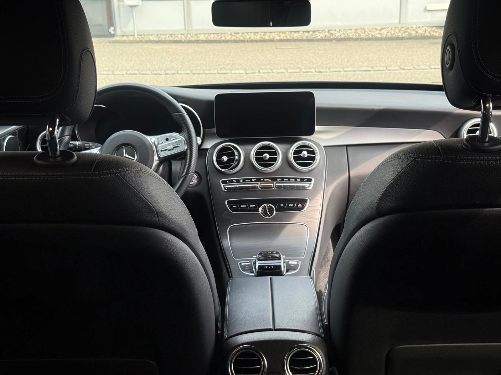 MERCEDES-BENZ C 220 d AMG Line 4Matic 9G-Tronic-image-23
