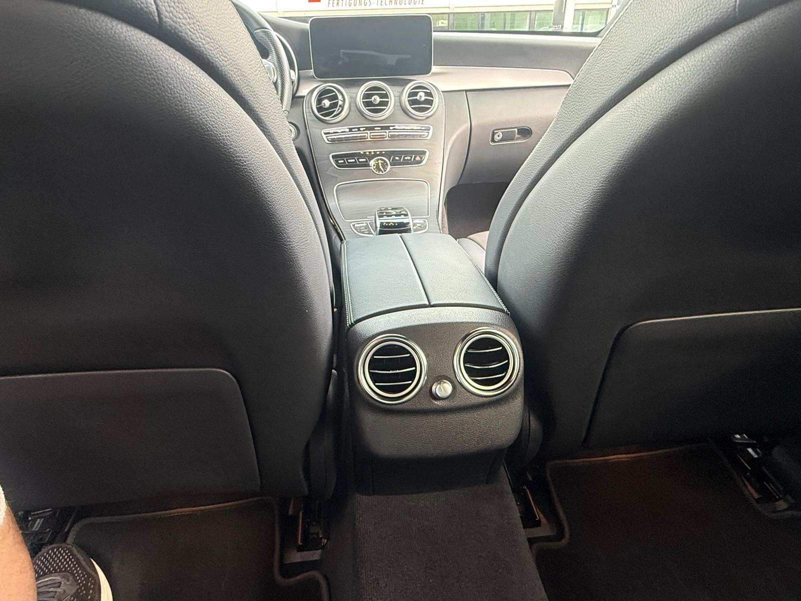 MERCEDES-BENZ C 220 d AMG Line 4Matic 9G-Tronic-image-13