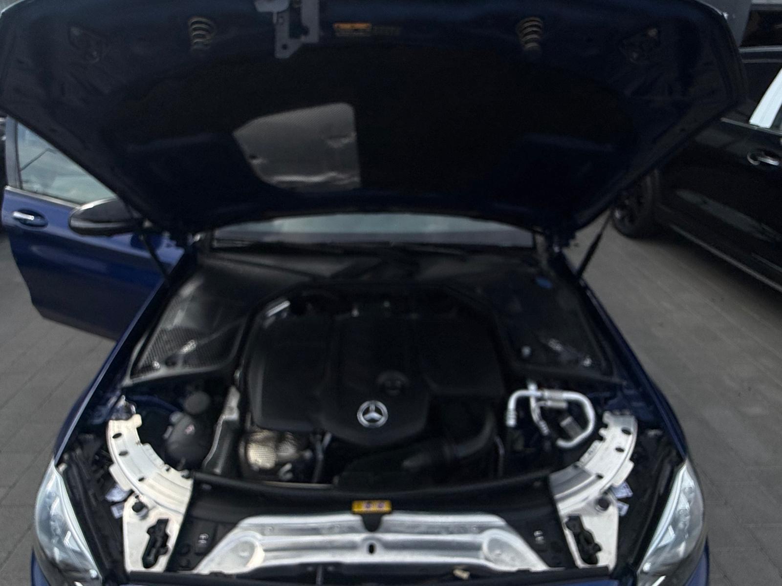 MERCEDES-BENZ C 220 d AMG Line 4Matic 9G-Tronic-image-11