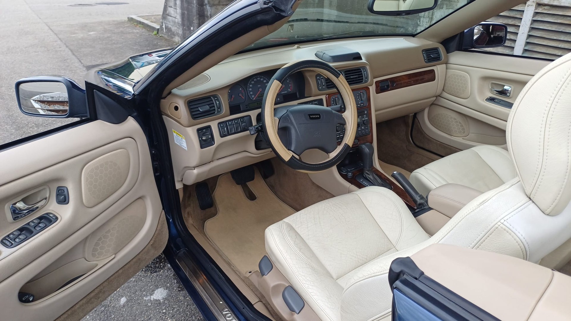 VOLVO C70 Cabrio T5 Collection frisch MFK & Service-image-14