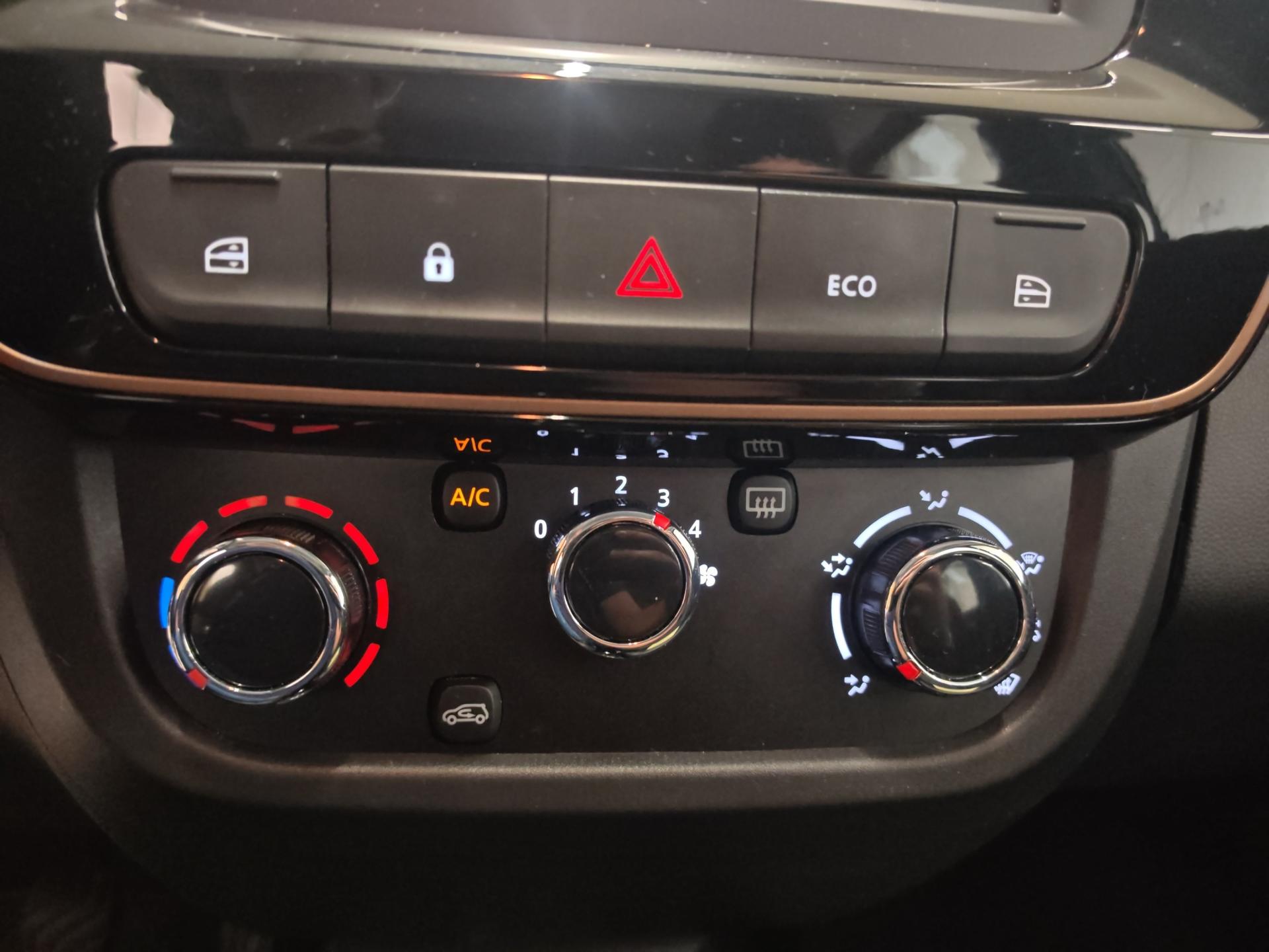 DACIA Spring 27 kWh Electric 65 Extreme-image-20