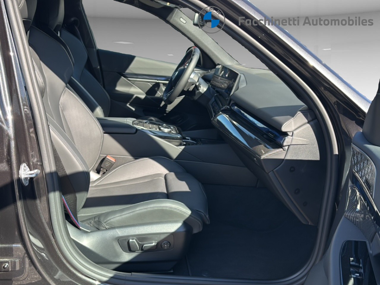 BMW i5 M60 xDrive M Sport Pro-image-13