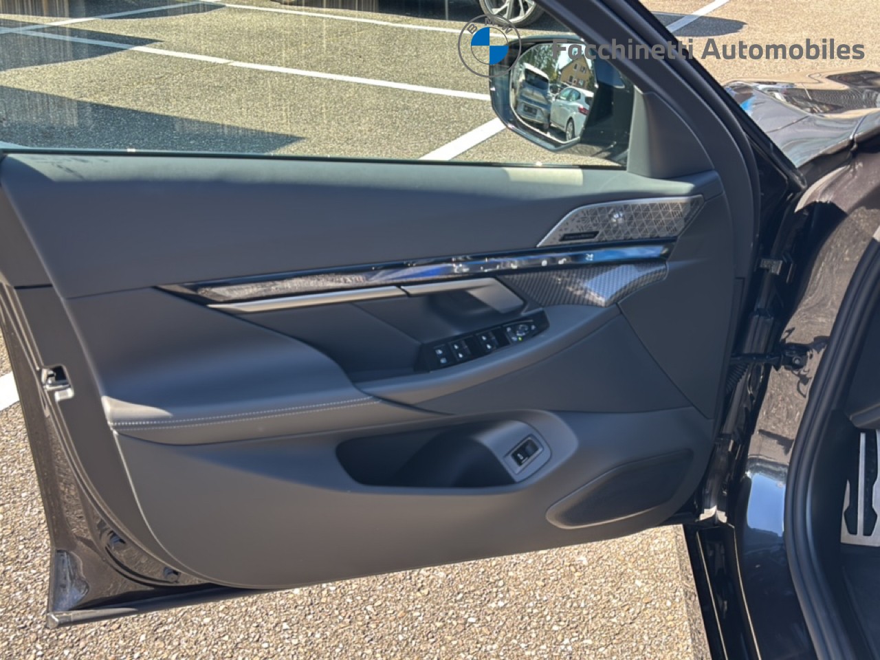 BMW i5 M60 xDrive M Sport Pro-image-10