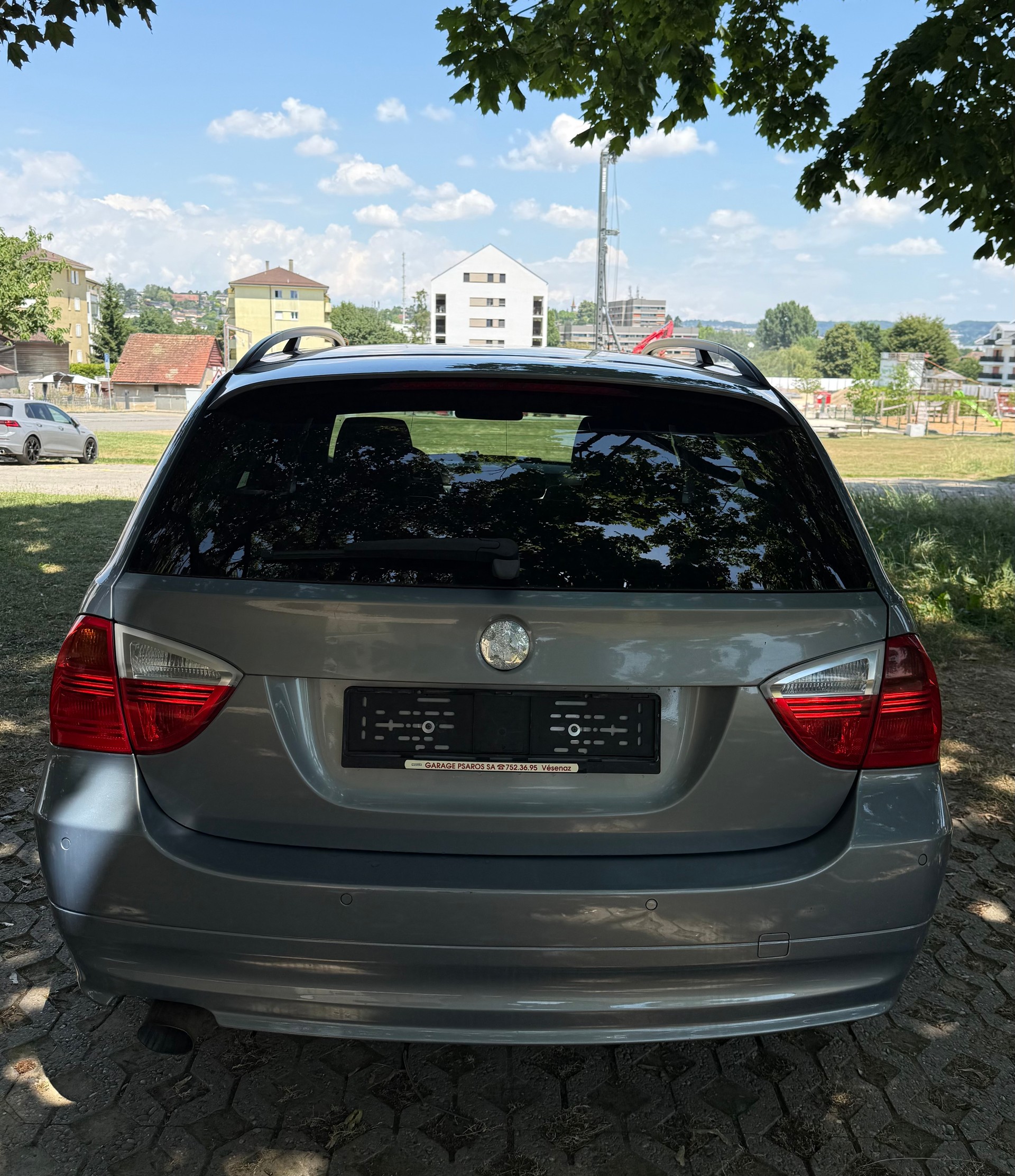 BMW 320d Touring-image-4