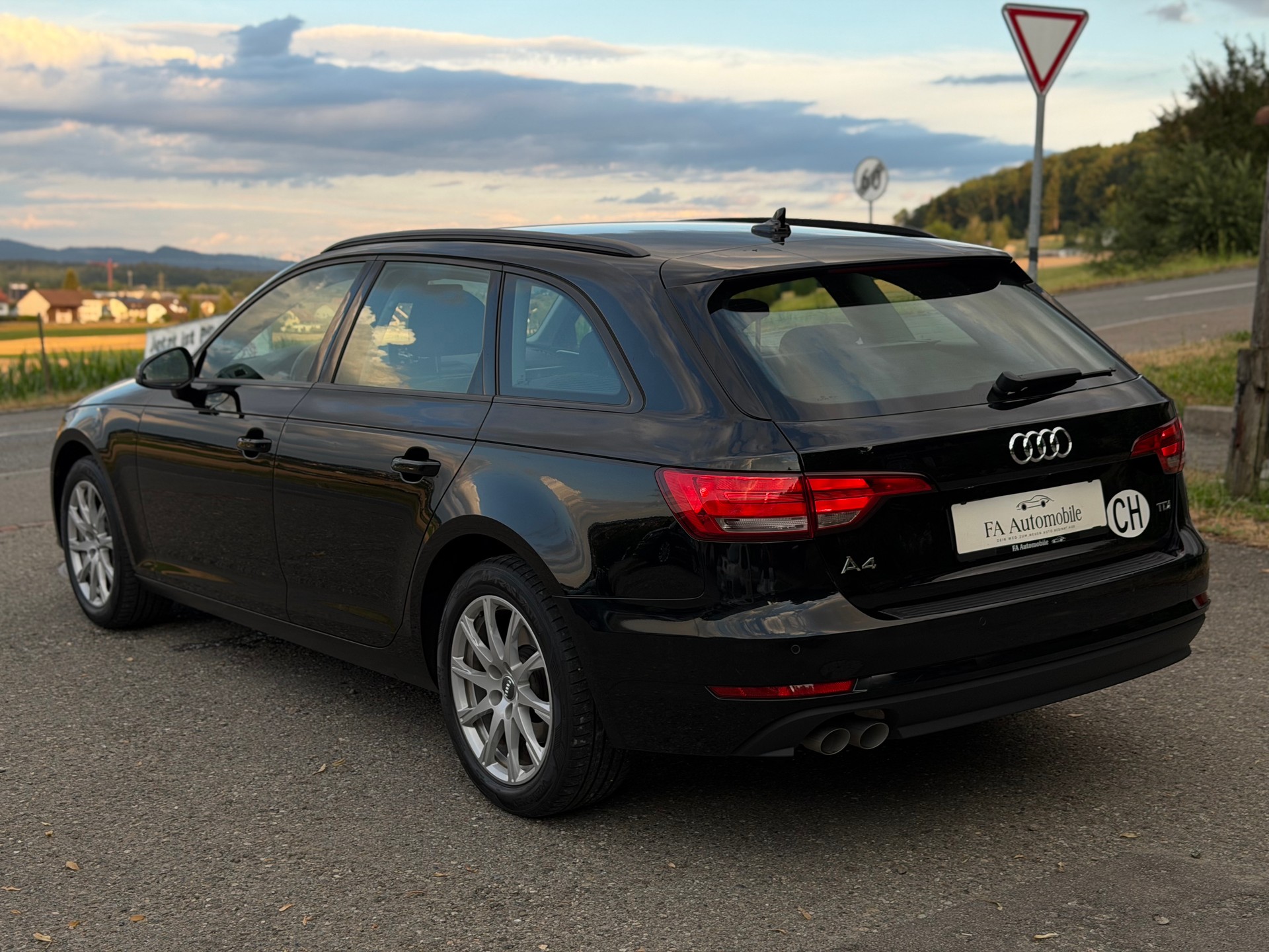 AUDI A4 Avant 2.0 TDI S-tronic-image-4