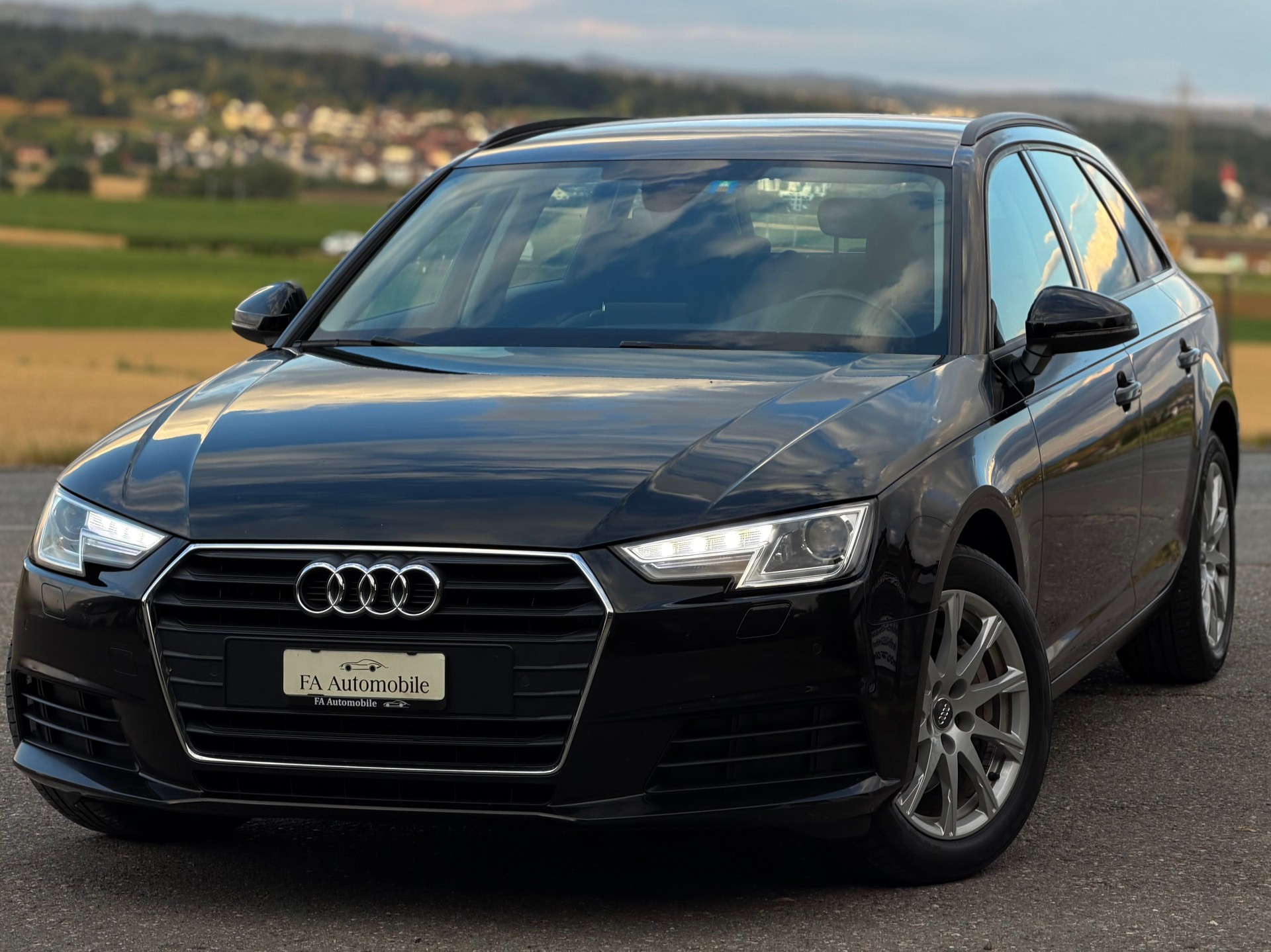 AUDI A4 Avant 2.0 TDI S-tronic-image-1