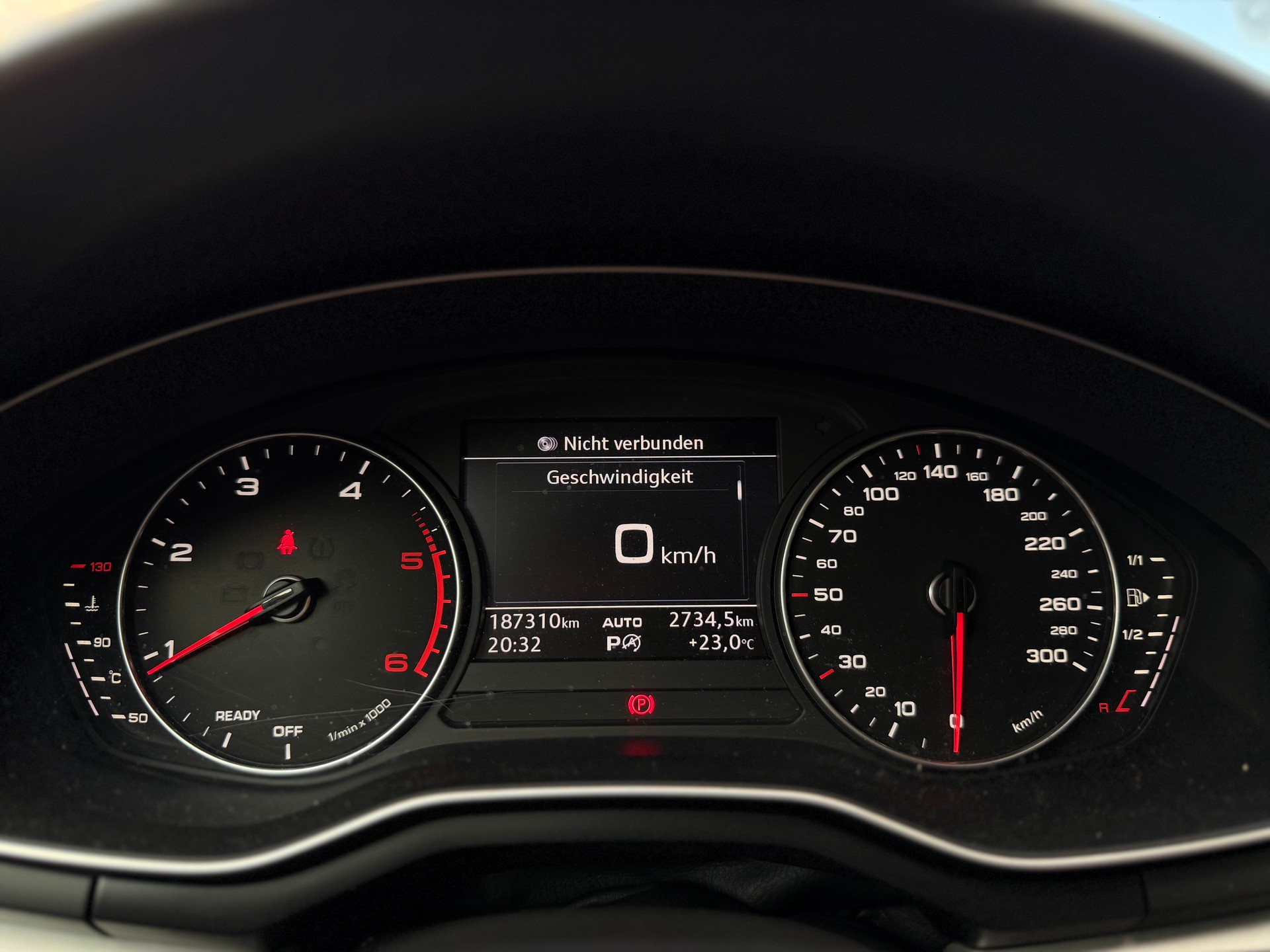 AUDI A4 Avant 2.0 TDI S-tronic-image-12