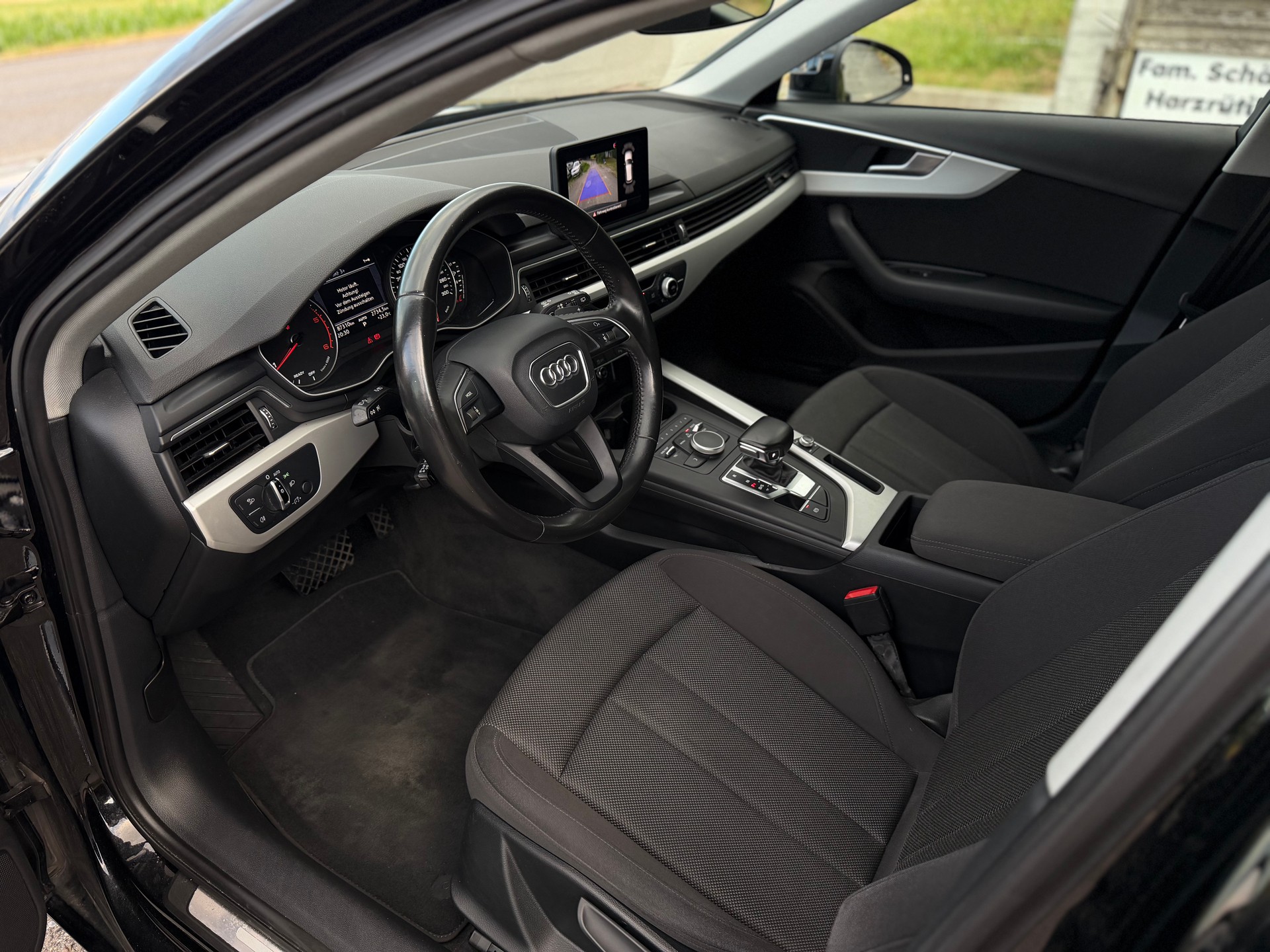 AUDI A4 Avant 2.0 TDI S-tronic-image-9