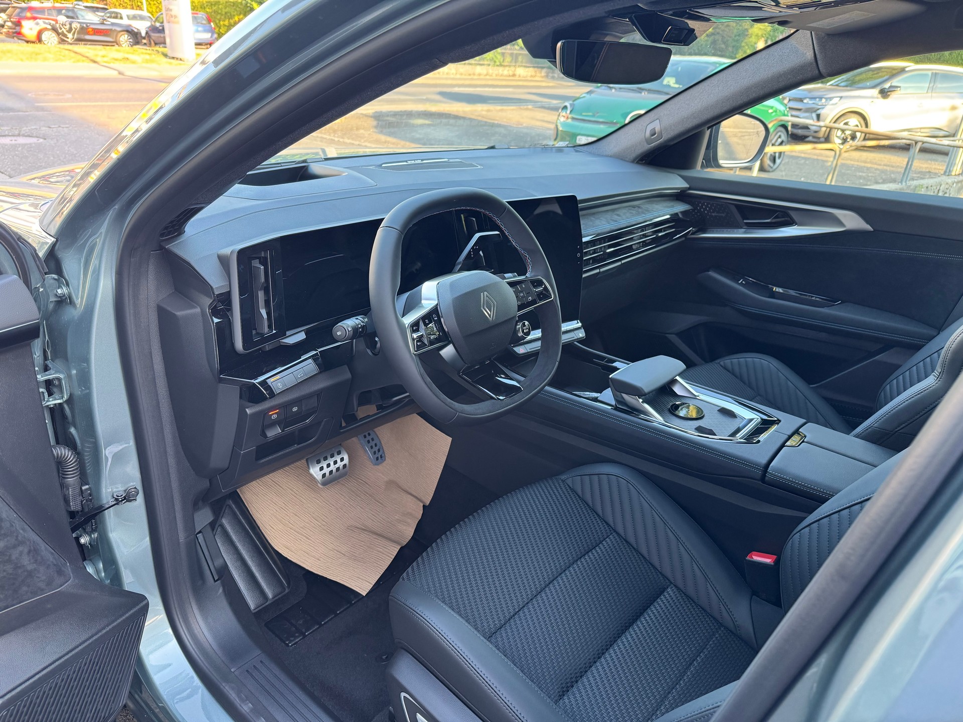 RENAULT Espace 1.2 E-Tech 200 Esprit Alpine 5-Sitze-image-12