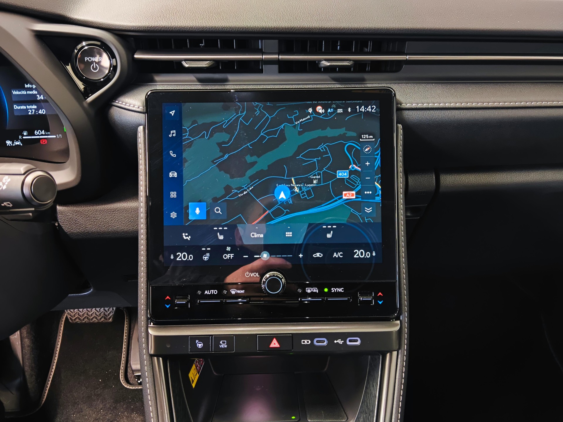 LEXUS LBX 1.5 Hybrid Relax AWD-image-8