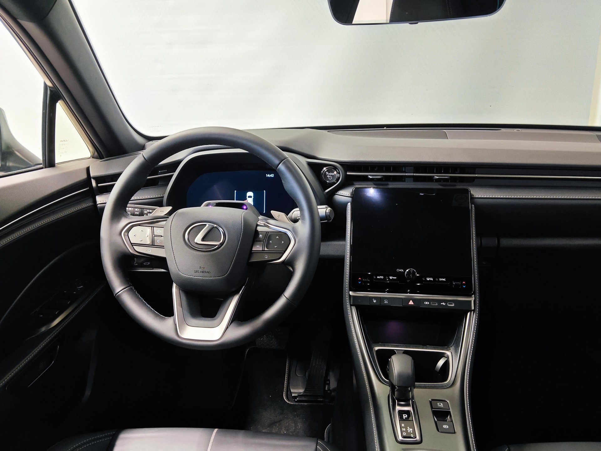 LEXUS LBX 1.5 Hybrid Relax AWD-image-5