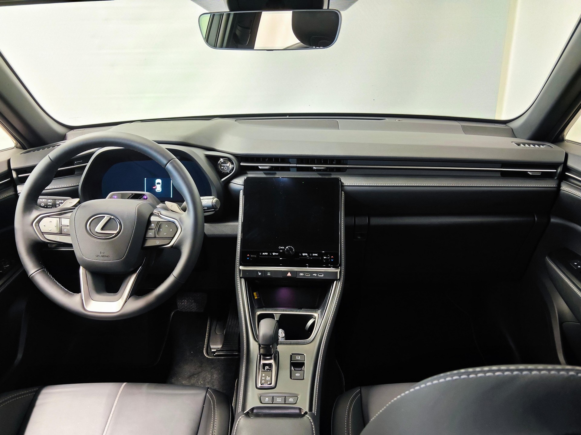 LEXUS LBX 1.5 Hybrid Relax AWD-image-6