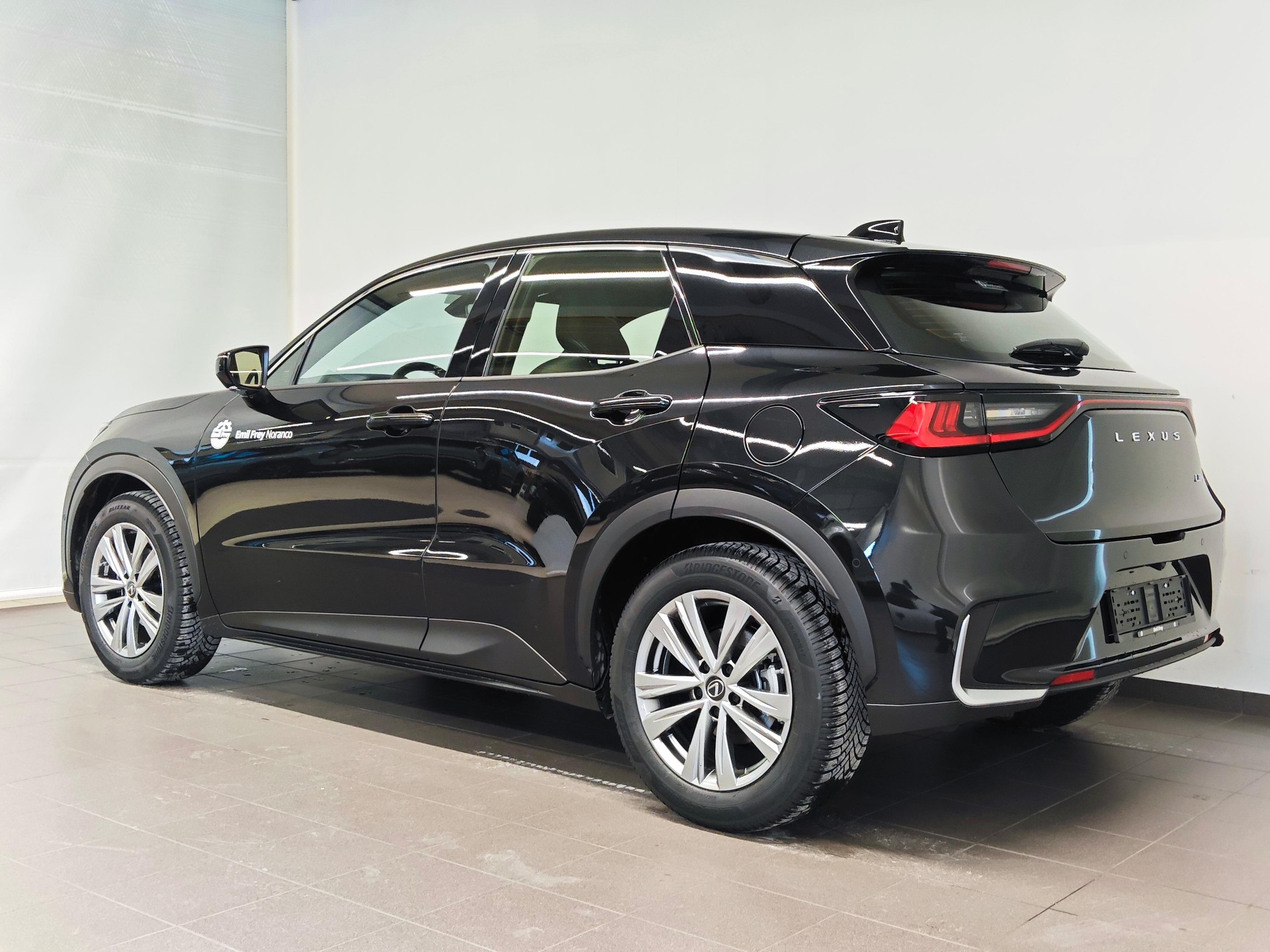 LEXUS LBX 1.5 Hybrid Relax AWD-showroom-element-3