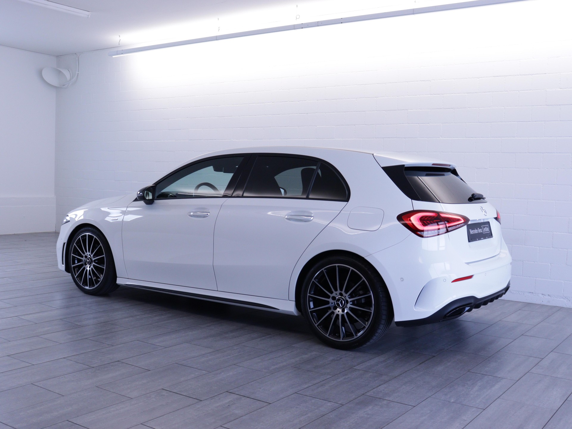 MERCEDES-BENZ A 180 Night Star AMG Line-image-2