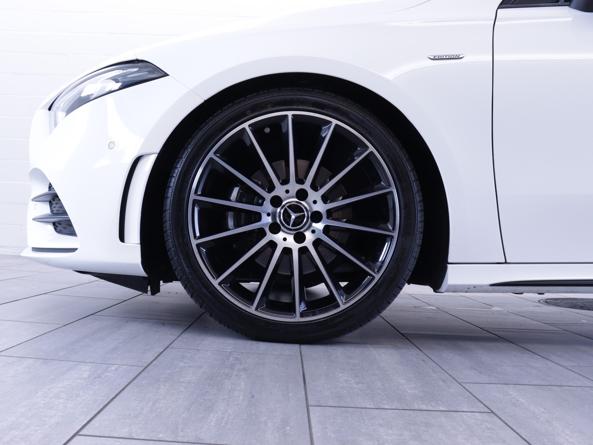 MERCEDES-BENZ A 180 Night Star AMG Line-image-12