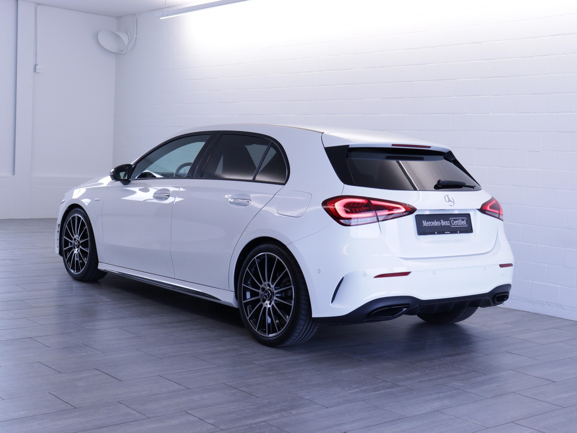 MERCEDES-BENZ A 180 Night Star AMG Line-image-3