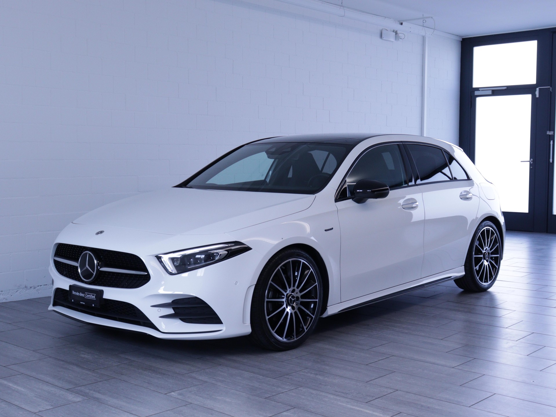 MERCEDES-BENZ A 180 Night Star AMG Line-image-0