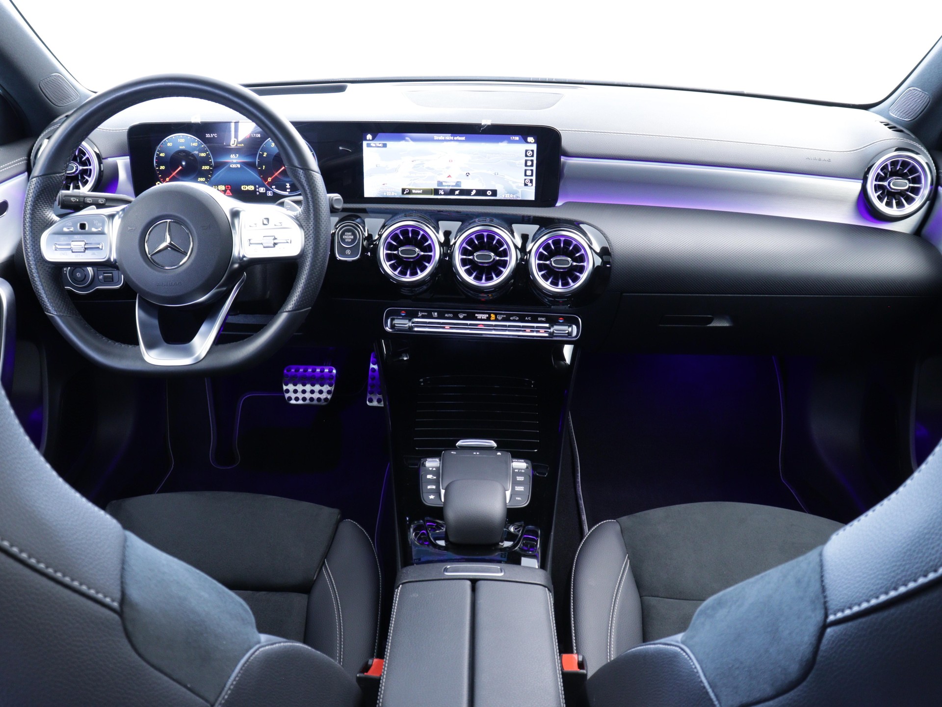 MERCEDES-BENZ A 180 Night Star AMG Line-image-4