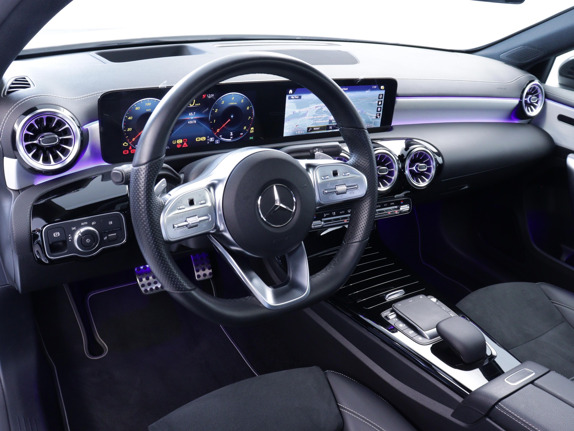 MERCEDES-BENZ A 180 Night Star AMG Line-image-5