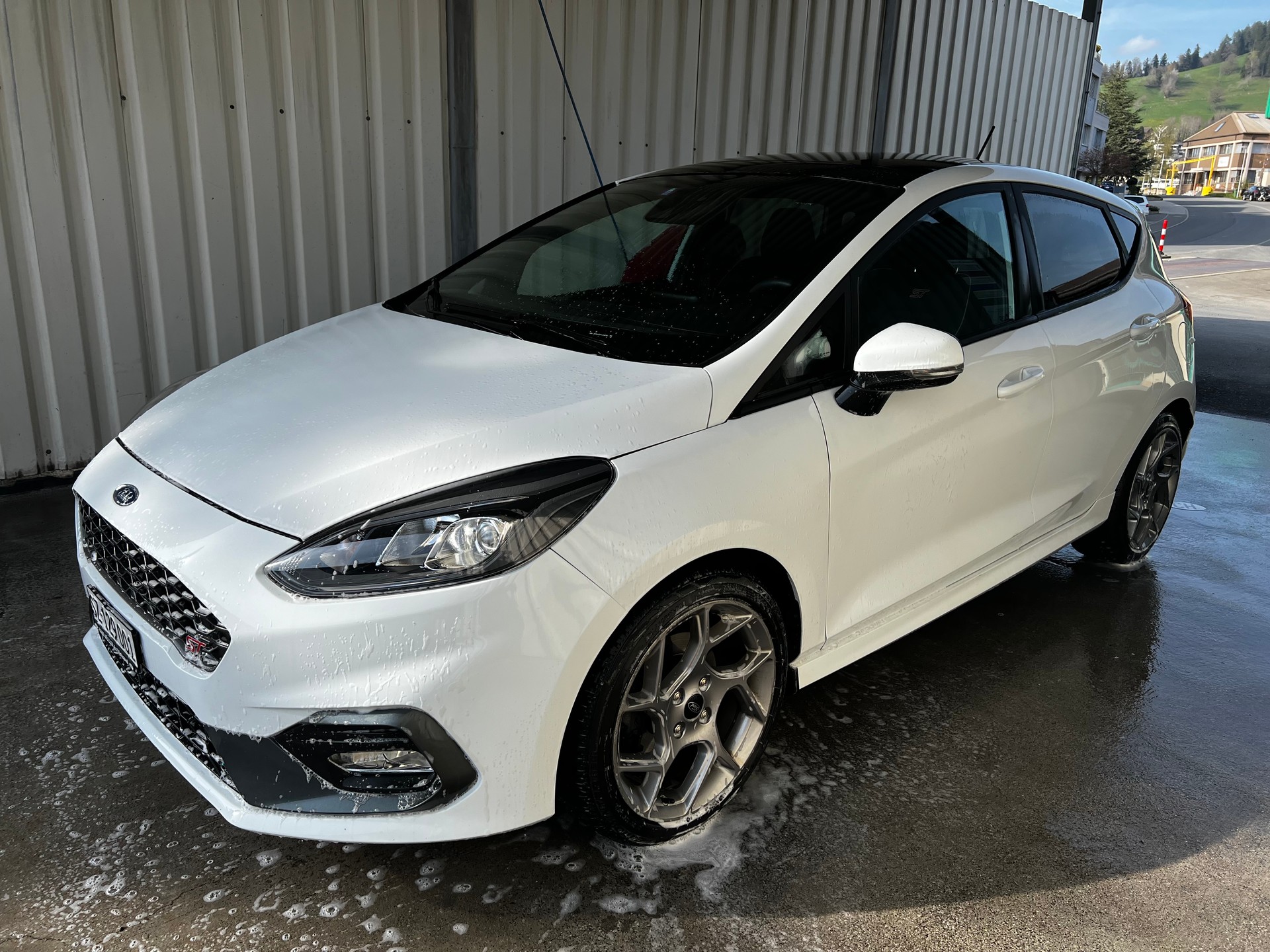 FORD 1.5 EcoB ST-image-1