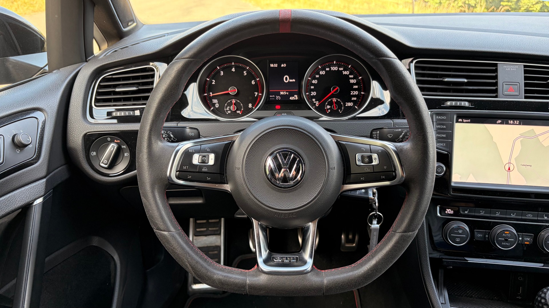 VW Golf 2.0 TSI GTI Clubsport-image-9