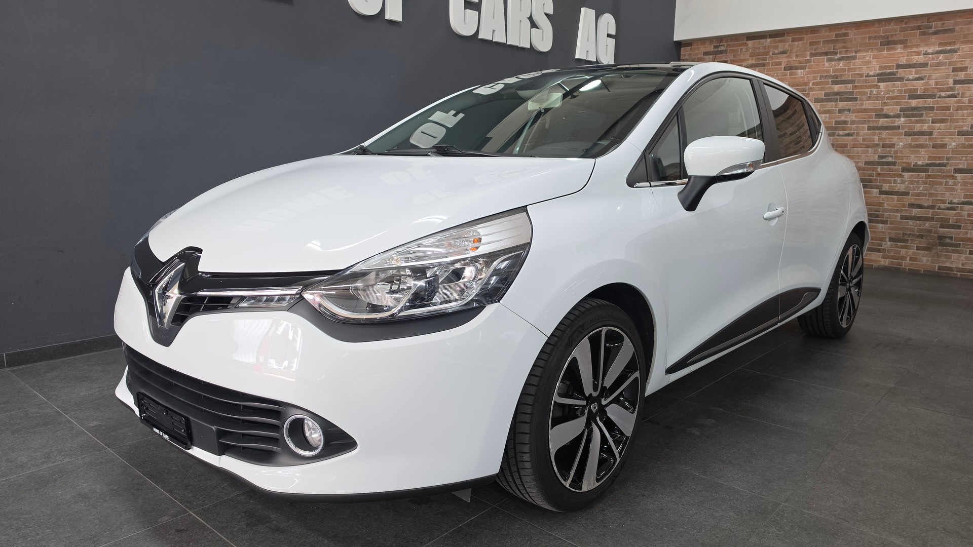 RENAULT Clio 1.2 16V T Swiss Edition EDC-image-1