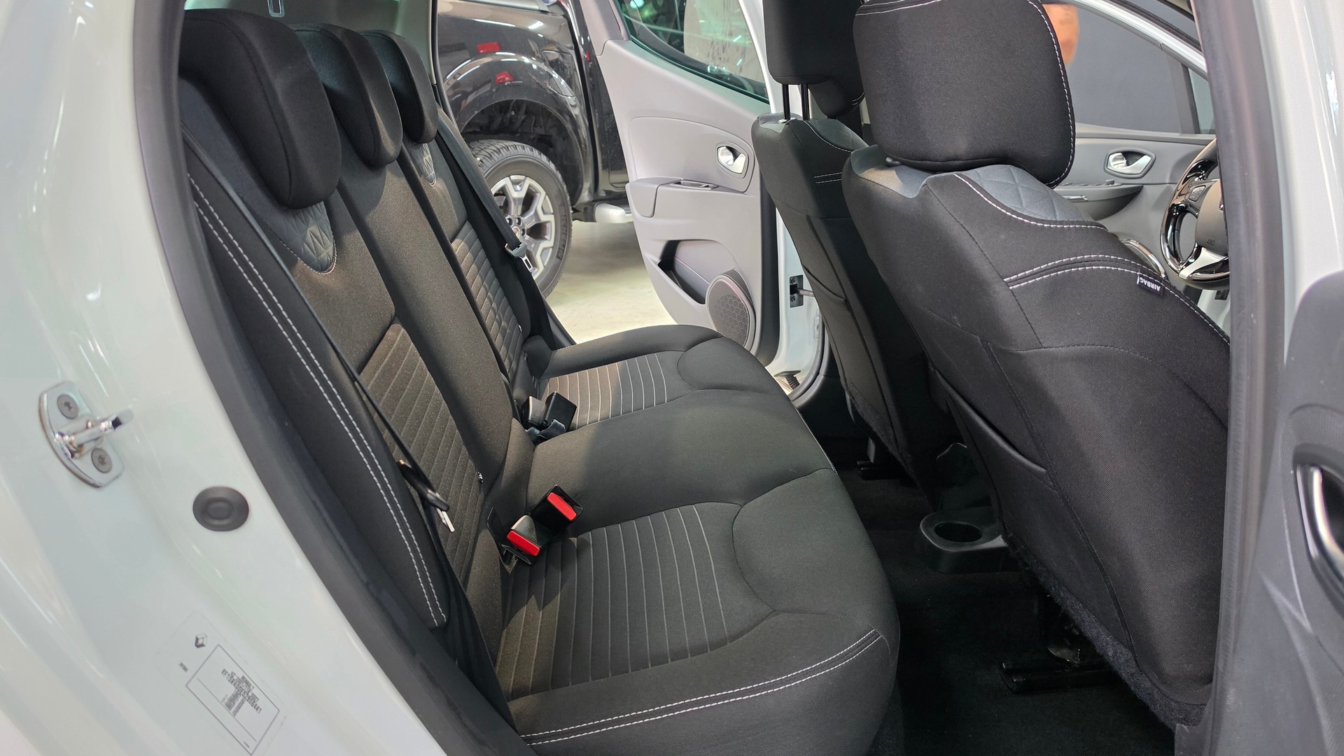 RENAULT Clio 1.2 16V T Swiss Edition EDC-image-23