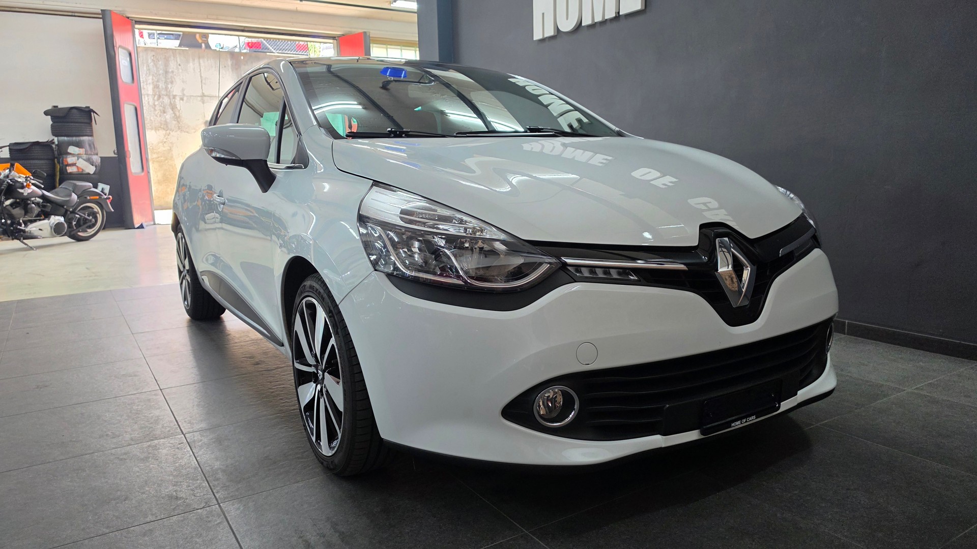 RENAULT Clio 1.2 16V T Swiss Edition EDC-image-16