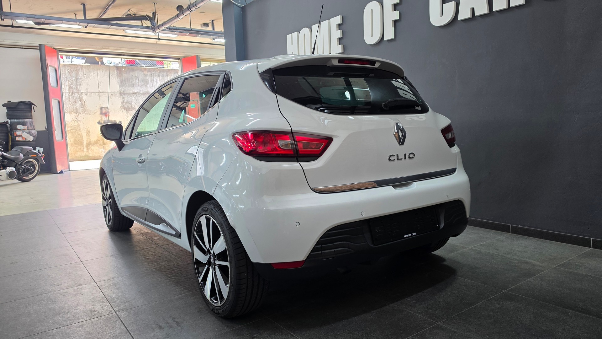 RENAULT Clio 1.2 16V T Swiss Edition EDC-image-7