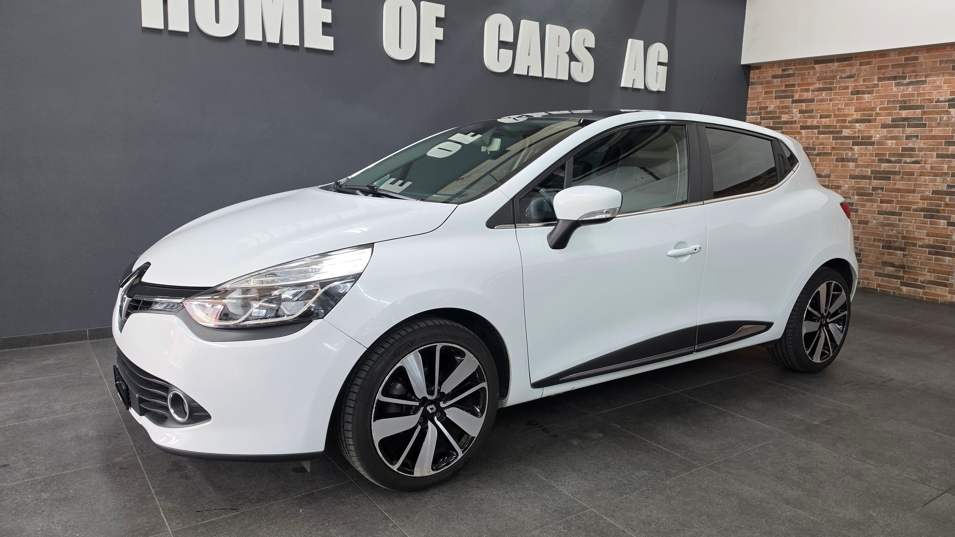 RENAULT Clio 1.2 16V T Swiss Edition EDC-image-3