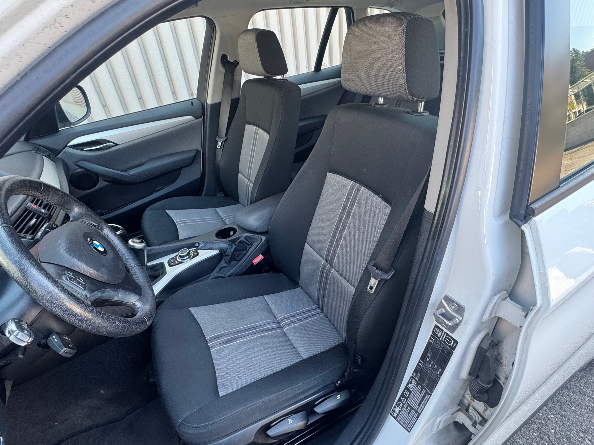 BMW X1 xDrive 18d-image-6
