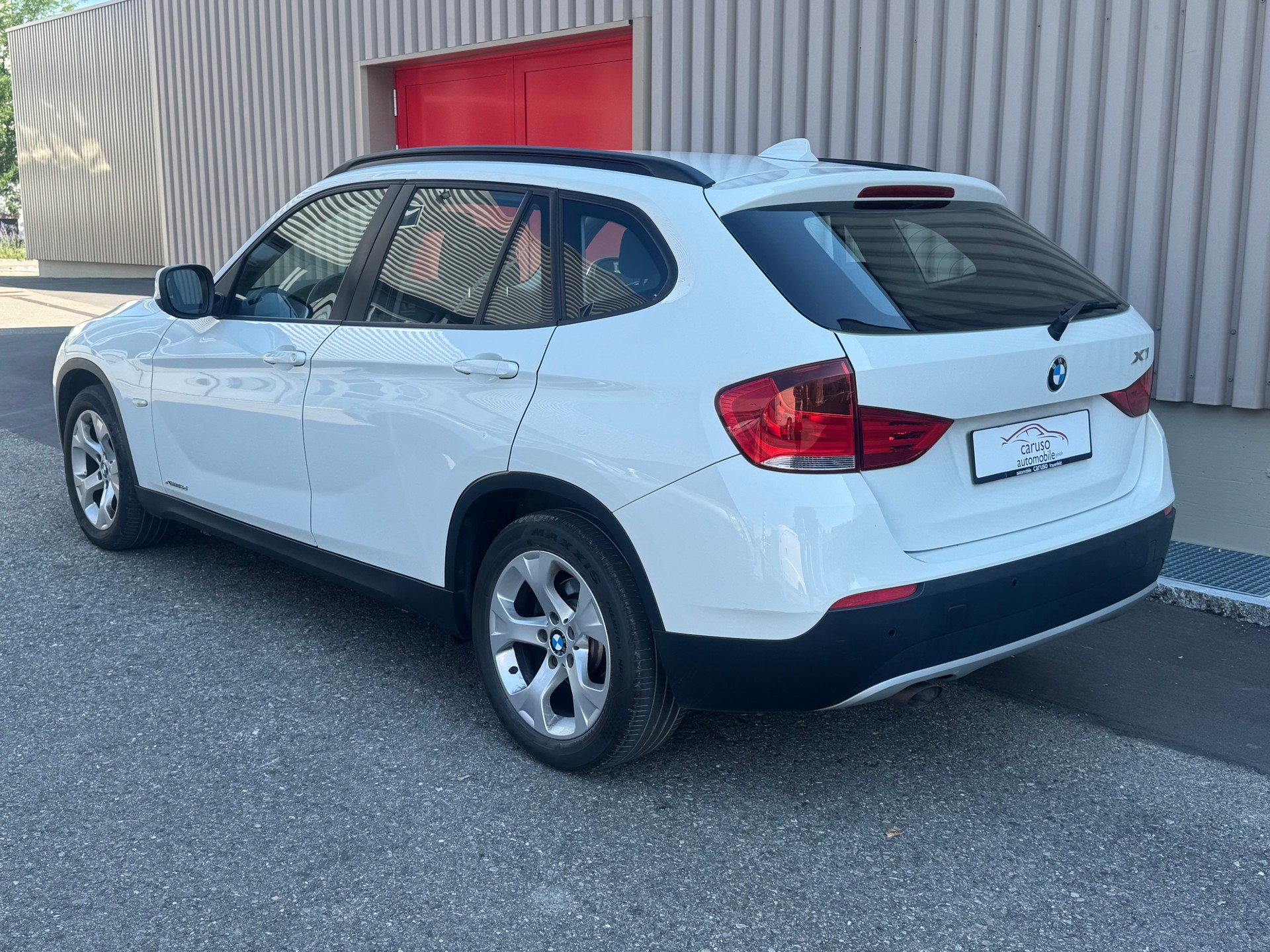 BMW X1 xDrive 18d-image-4