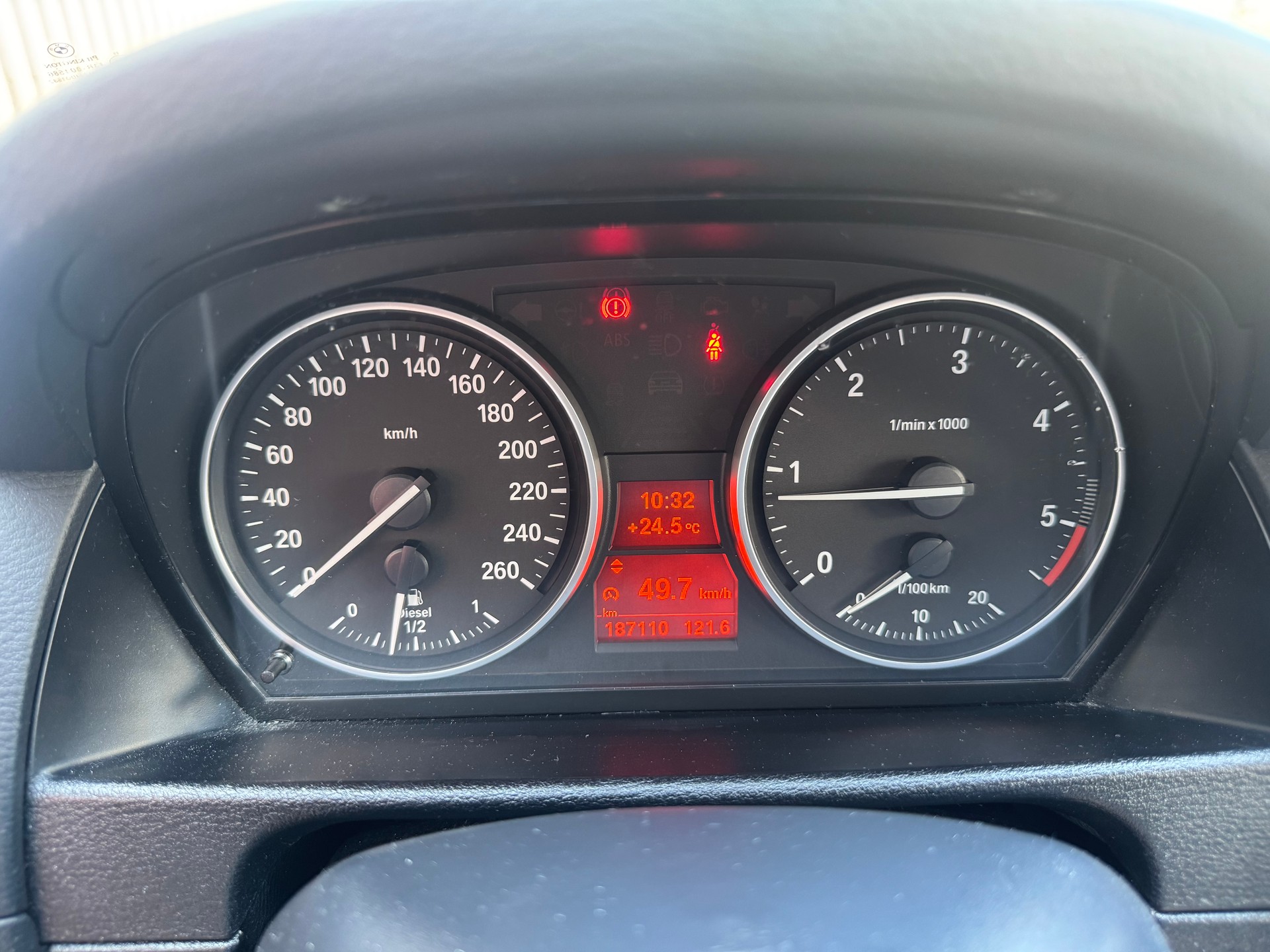 BMW X1 xDrive 18d-image-9