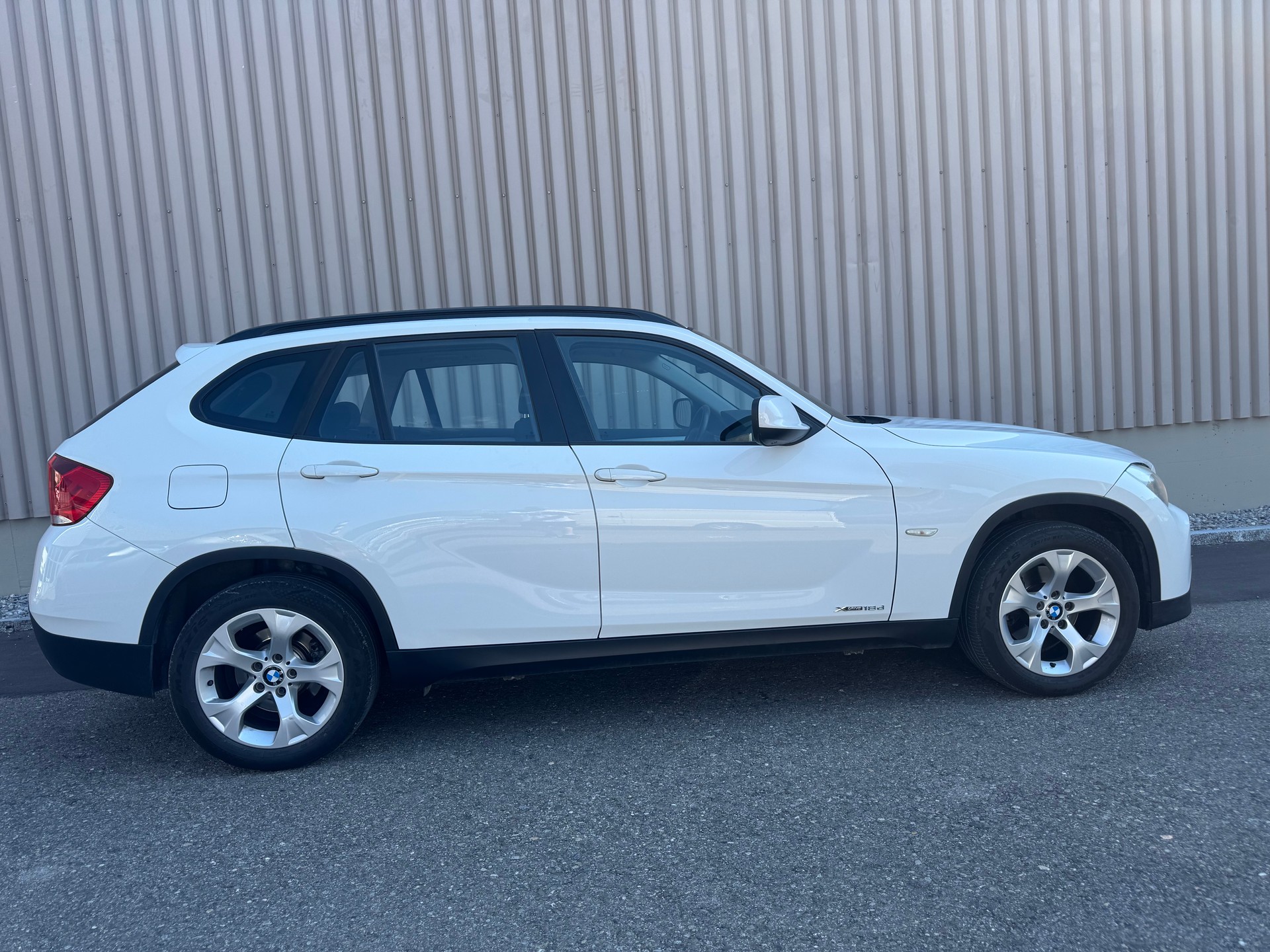 BMW X1 xDrive 18d-image-1