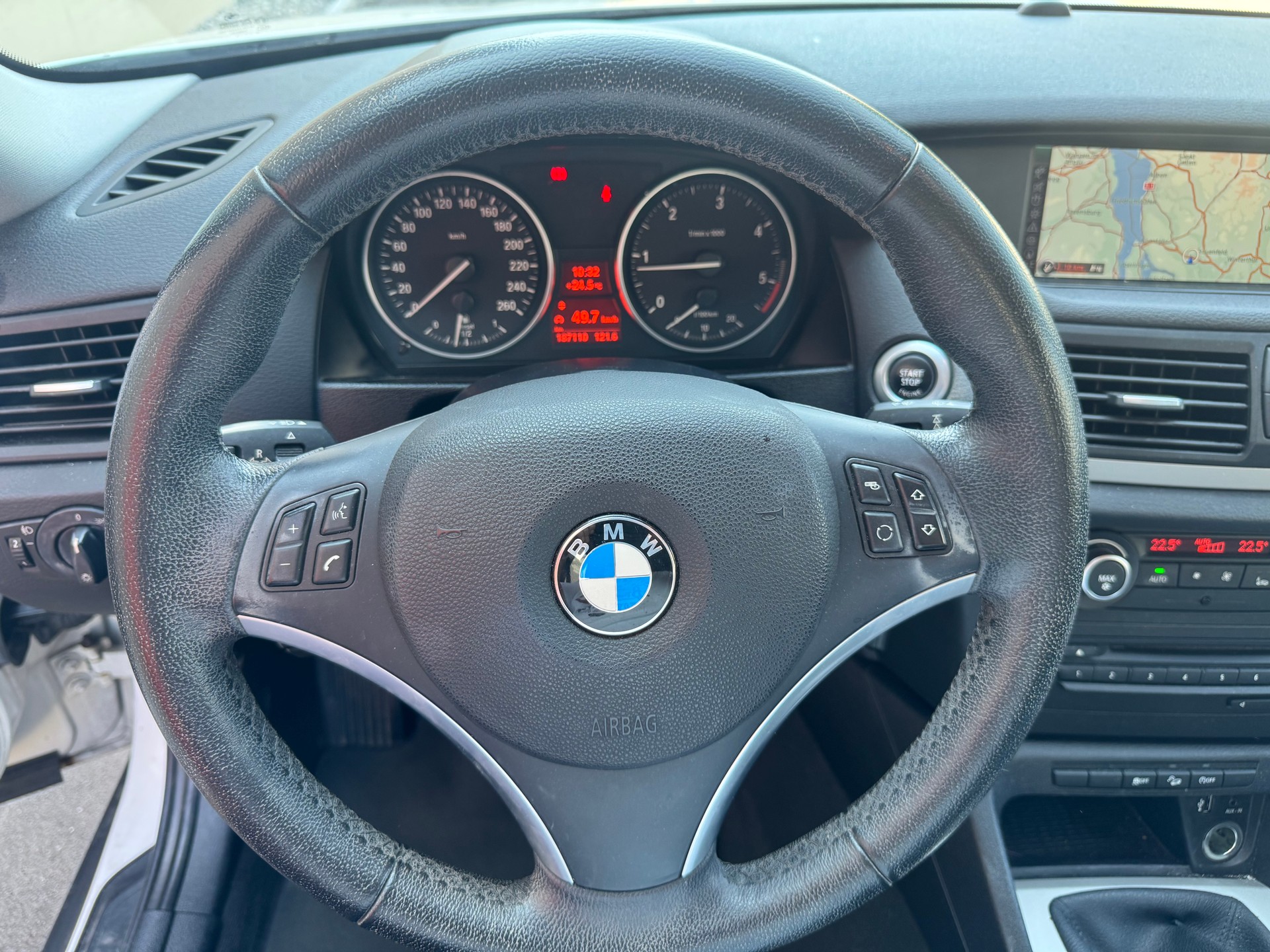 BMW X1 xDrive 18d-image-10