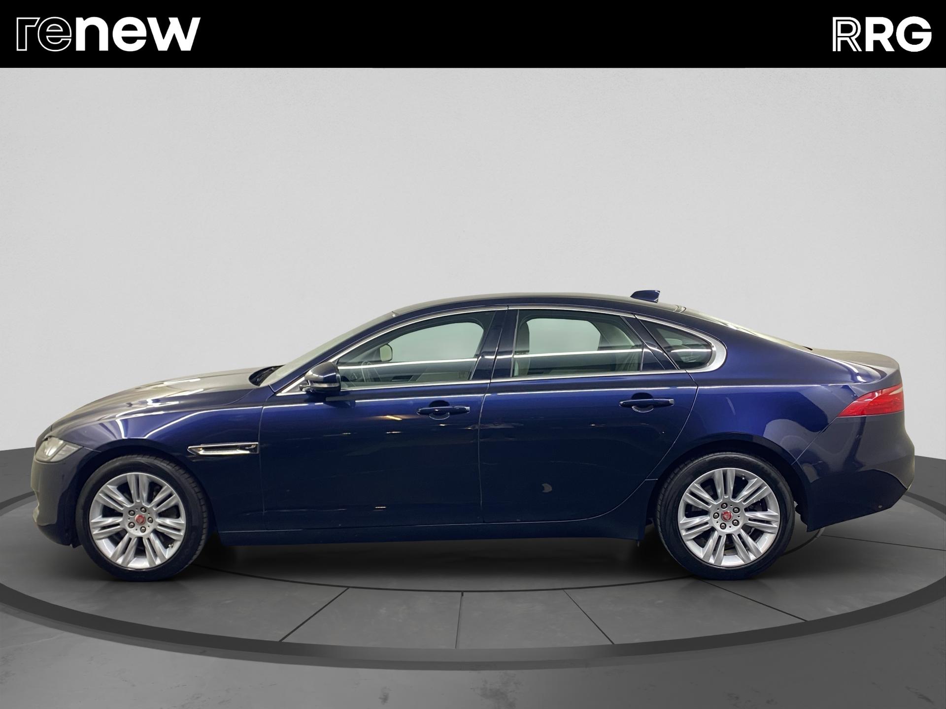 JAGUAR XF 20d Prestige Automatic-image-5