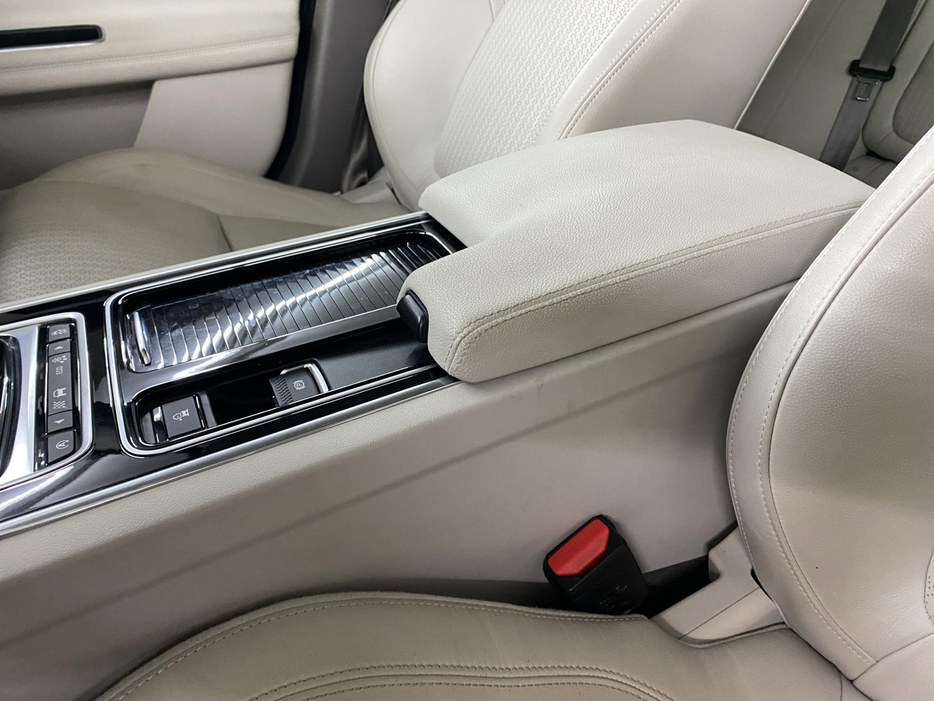 JAGUAR XF 20d Prestige Automatic-image-25