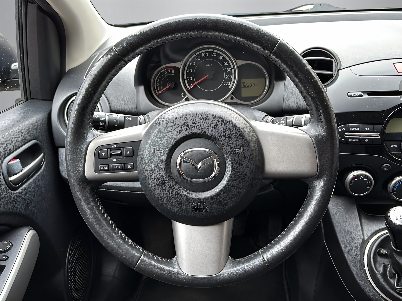 MAZDA 2 1.3 84 MZR Exclusive-showroom-element-3