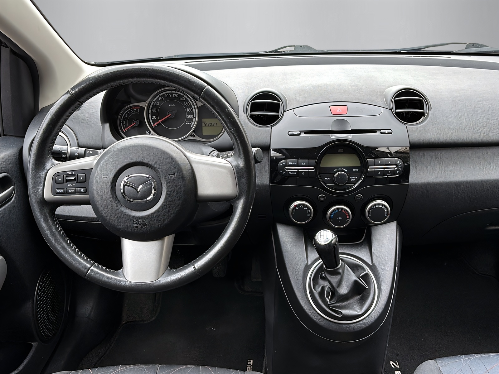MAZDA 2 1.3 84 MZR Exclusive-image-4