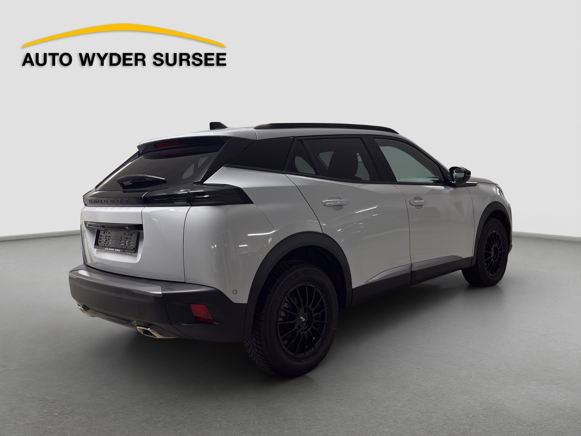 PEUGEOT 2008 1.2 Hybrid 145 Allure Premium-image-5