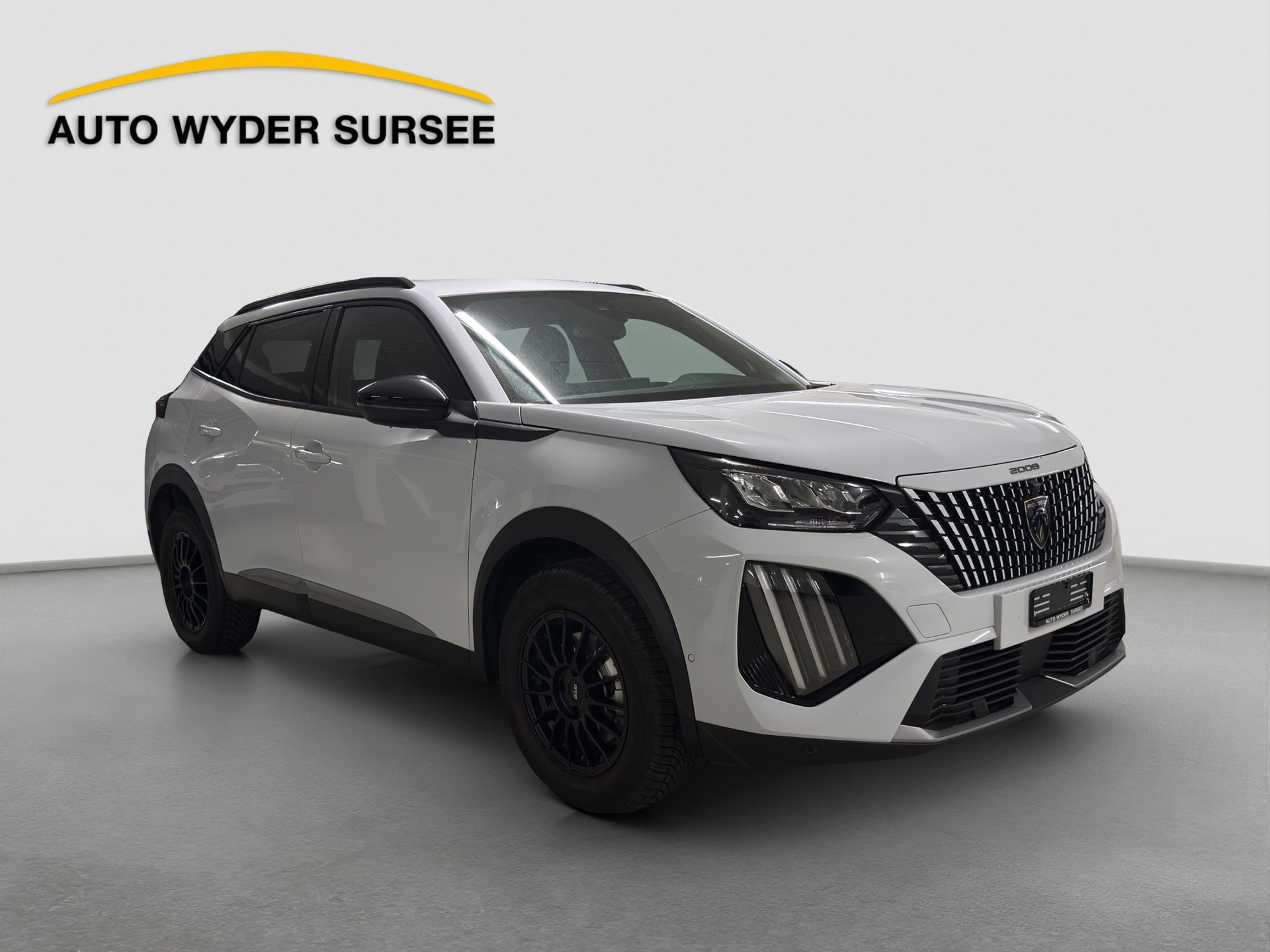 PEUGEOT 2008 1.2 Hybrid 145 Allure Premium-image-7