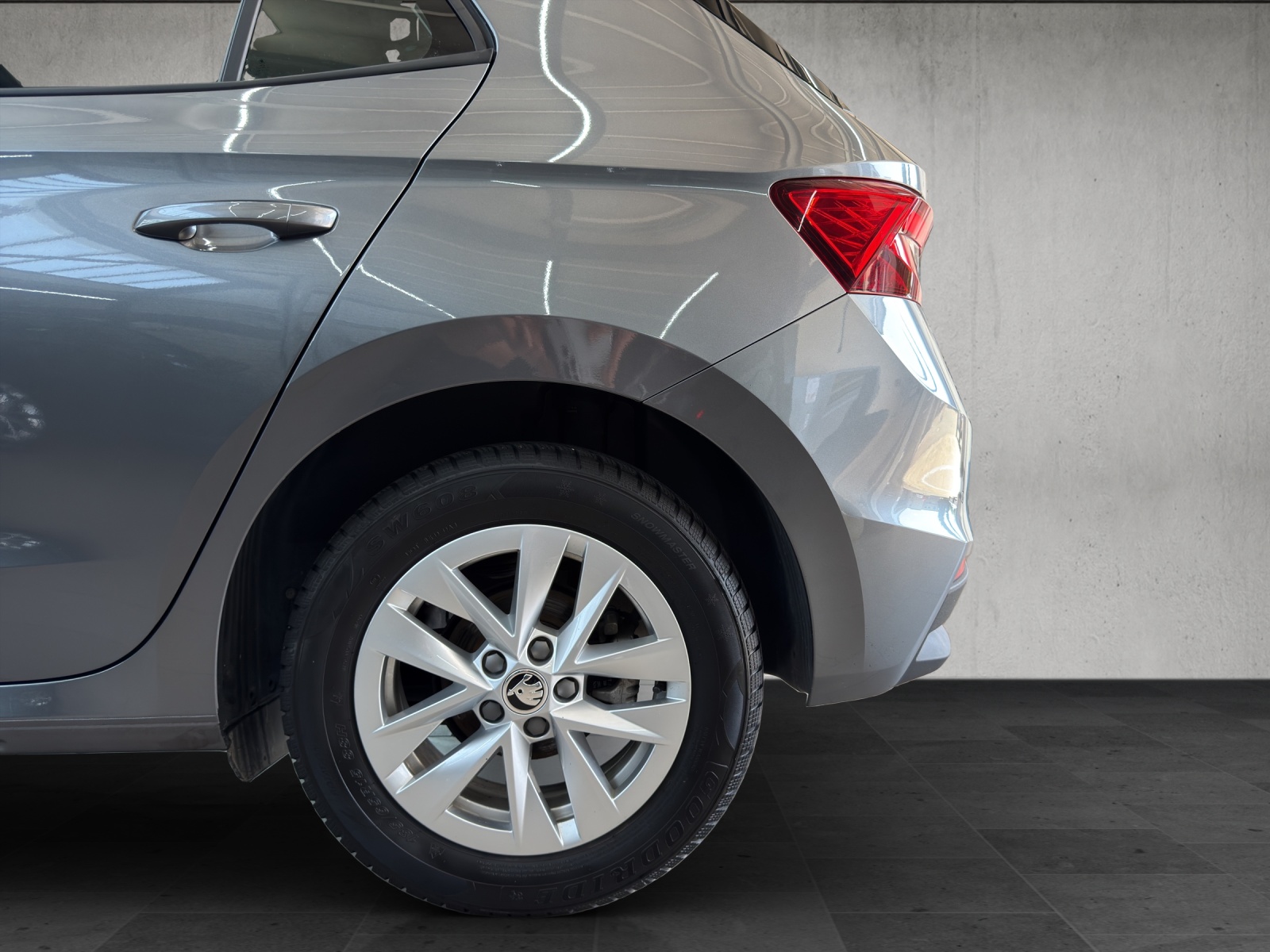 SKODA Fabia 1.0 TSI Dynamic DSG-image-8