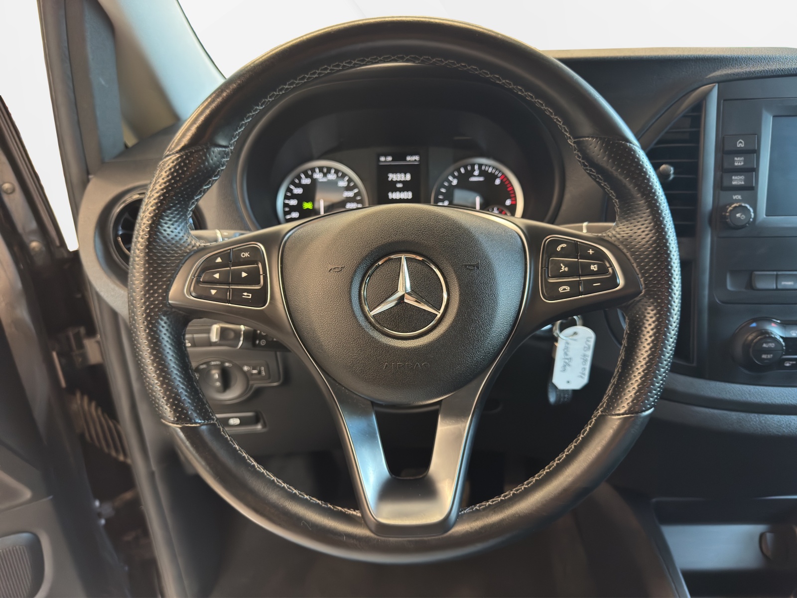 MERCEDES-BENZ Vito 116 CDI Pro Tourer 9G-Tronic-image-9