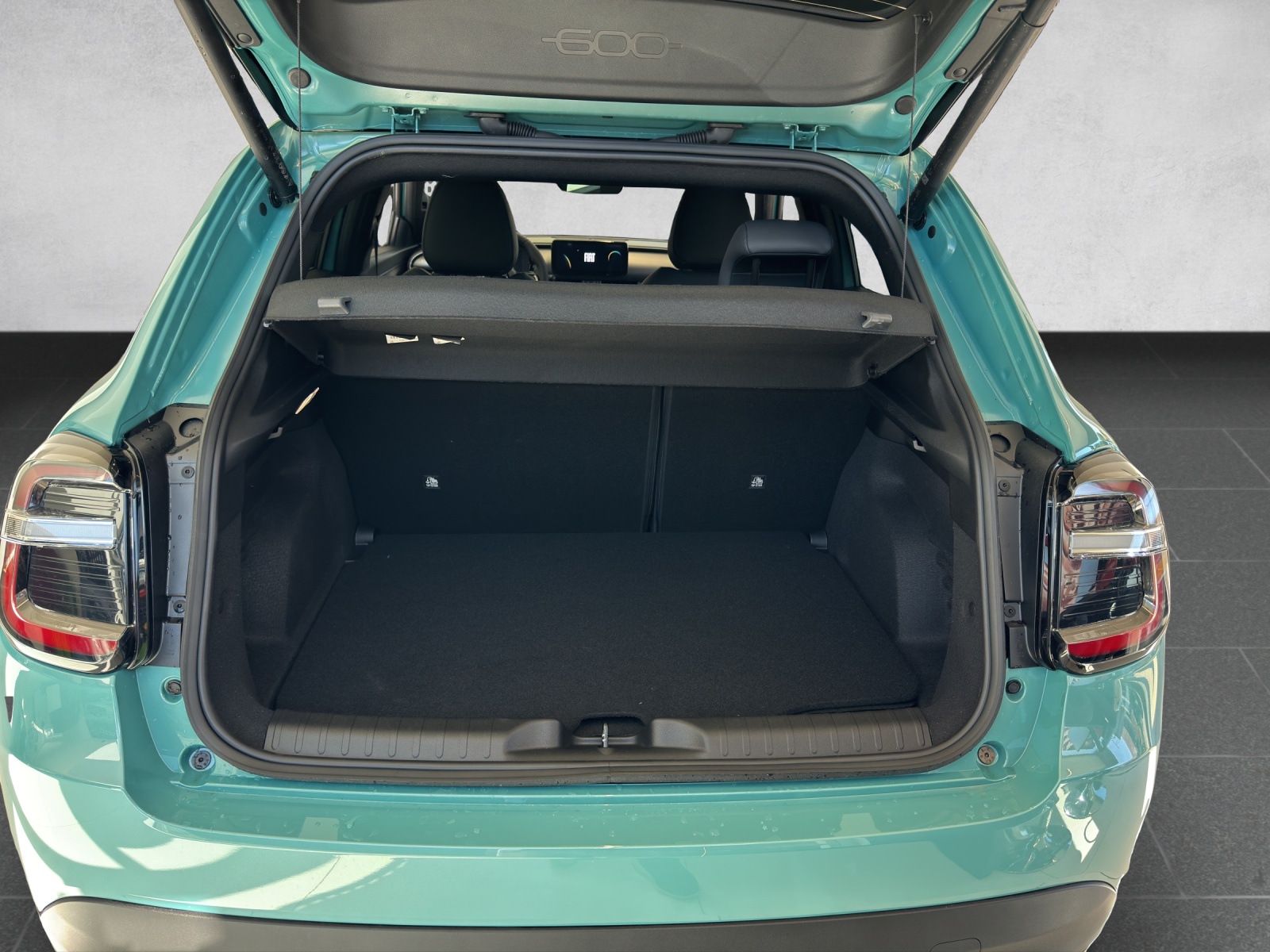 FIAT 600 1.2 Hybrid 145 Sport-image-11